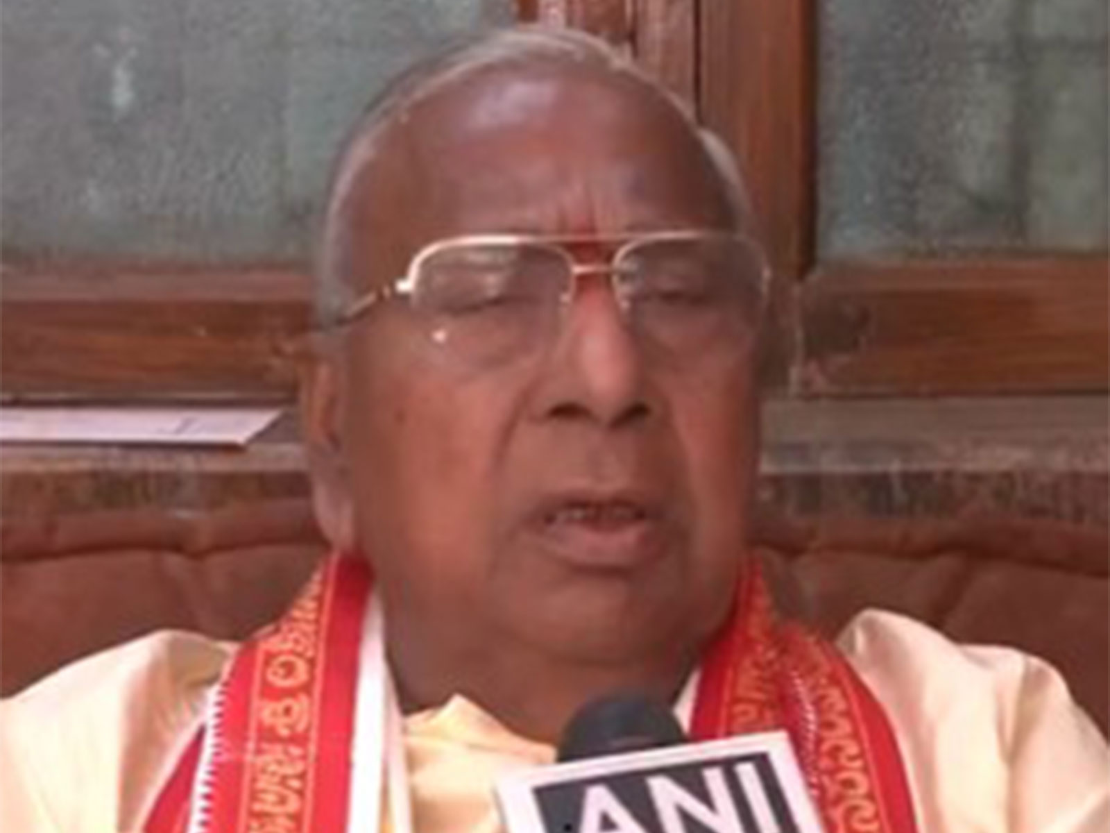 Congress leader V Hanumantha Rao (Photo/ANI)