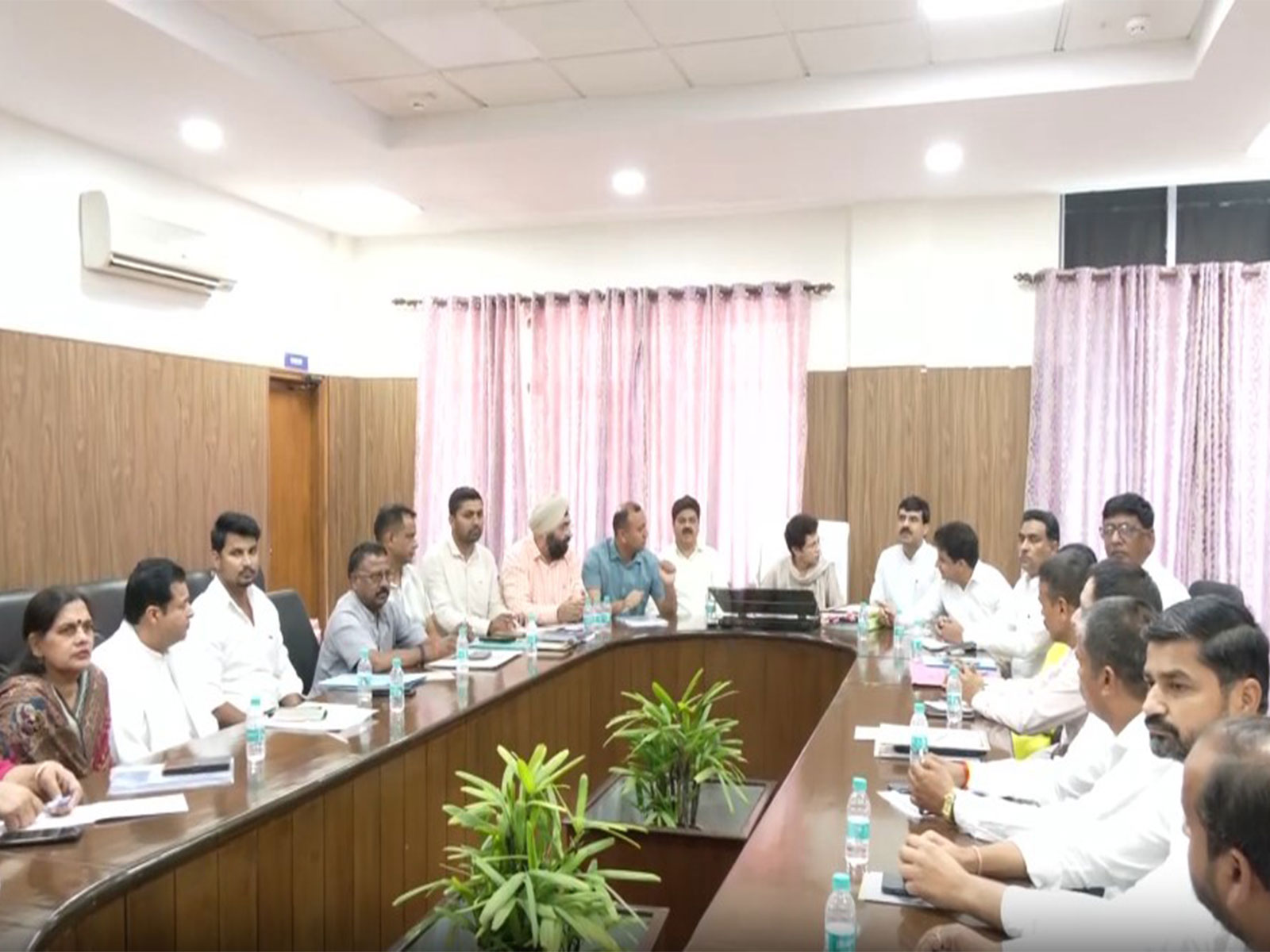 Kumari Selja holds meeting with party office bearers in Dehradun (Photo/ANI)
