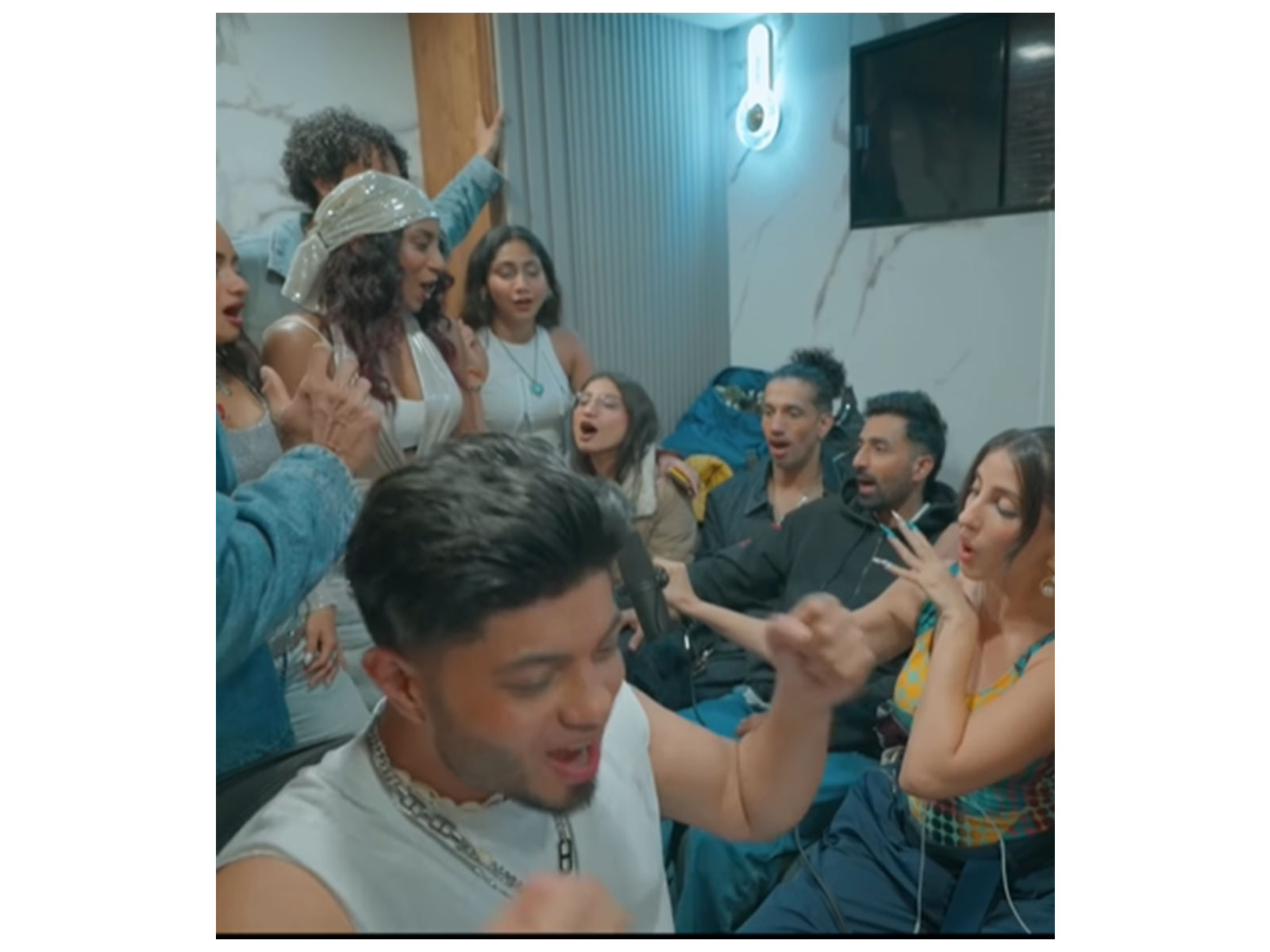 A snip from the vidoe (Photo/instagram/@norafatehi)