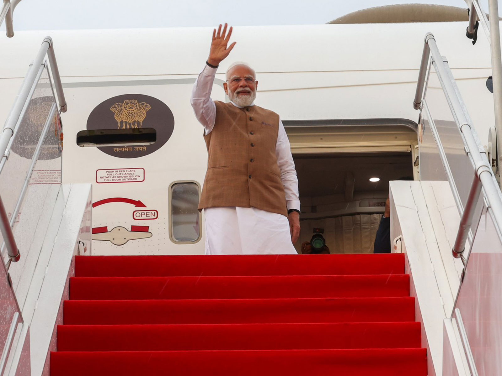 Prime Minister Narendra Modi departs from France (Photo: X@MEAIndia) Prime Minister Narendra Modi departs from France (Photo: X@MEAIndia)