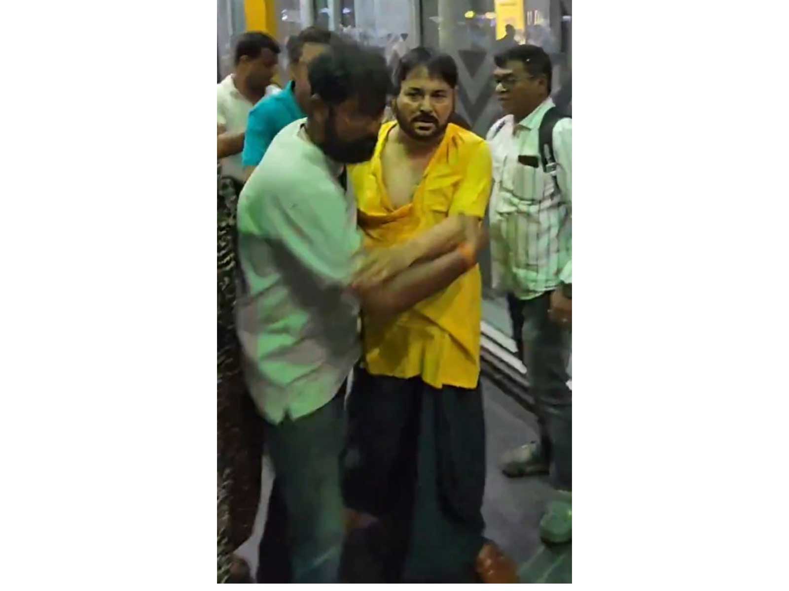 Screengrab from video post by TMC MP Derek O'Brien (Photo/@derekobrienmp)