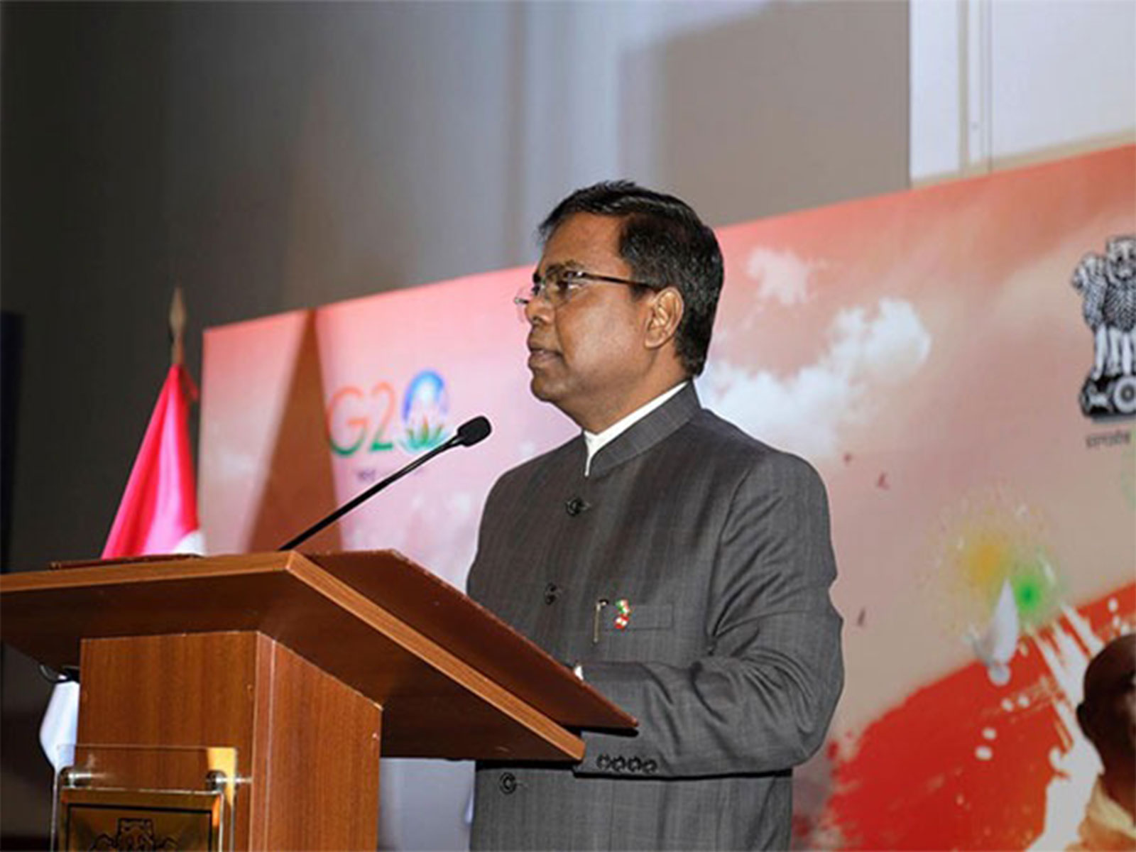 Indian Foreign Service Officer Vishvas Vidu Sapkal (Photo/X/@eoilima)