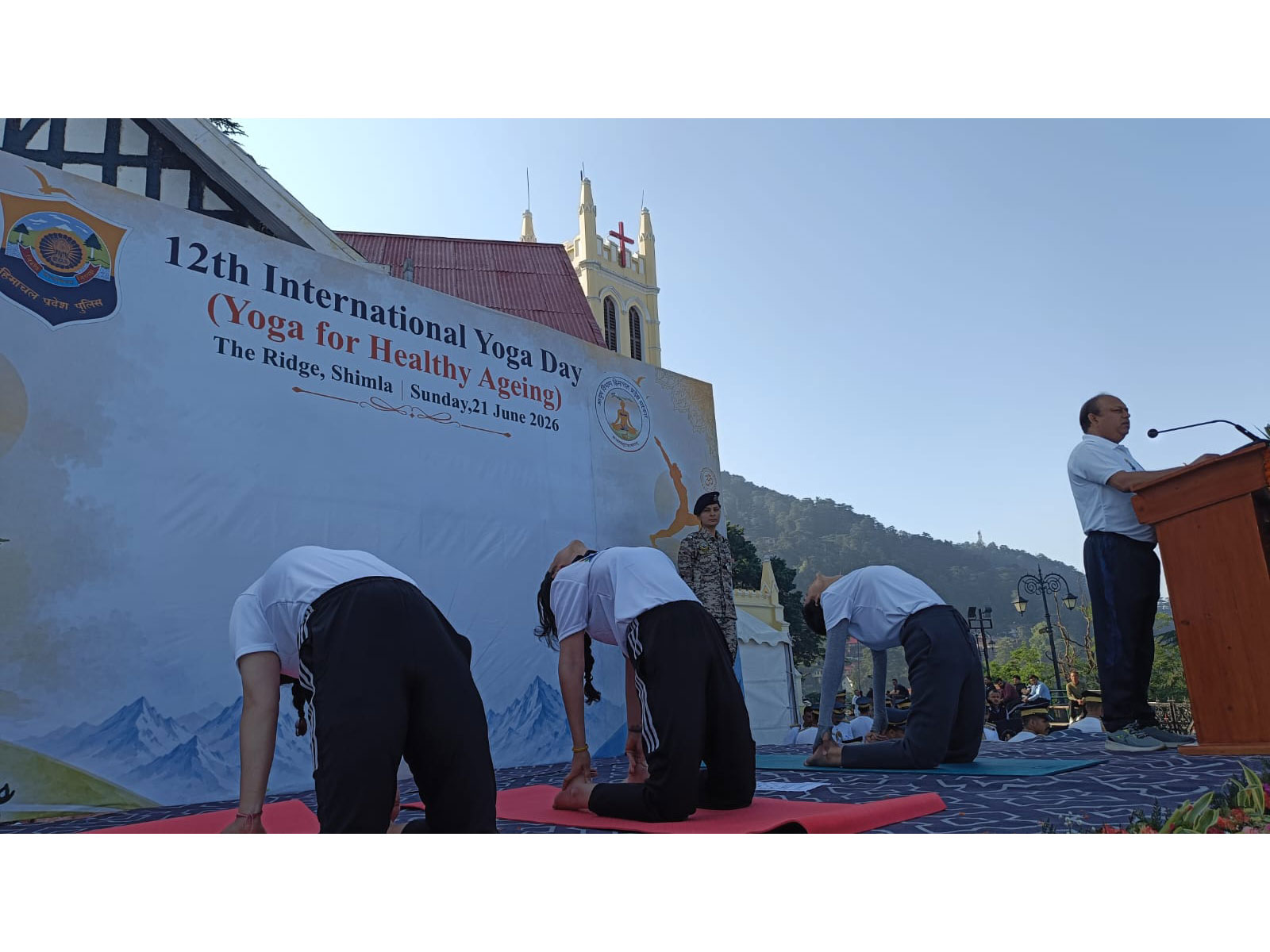Foreign tourists, students participates in yoga event, (Photo/ANI)