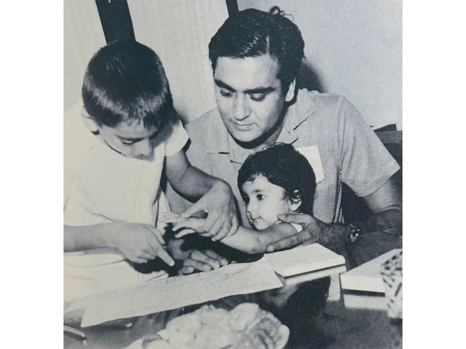 Sanjay Dutt childhood pictures with father (Photo/instagram/@duttsanjay) Sanjay Dutt childhood pictures with father (Photo/instagram/@duttsanjay)