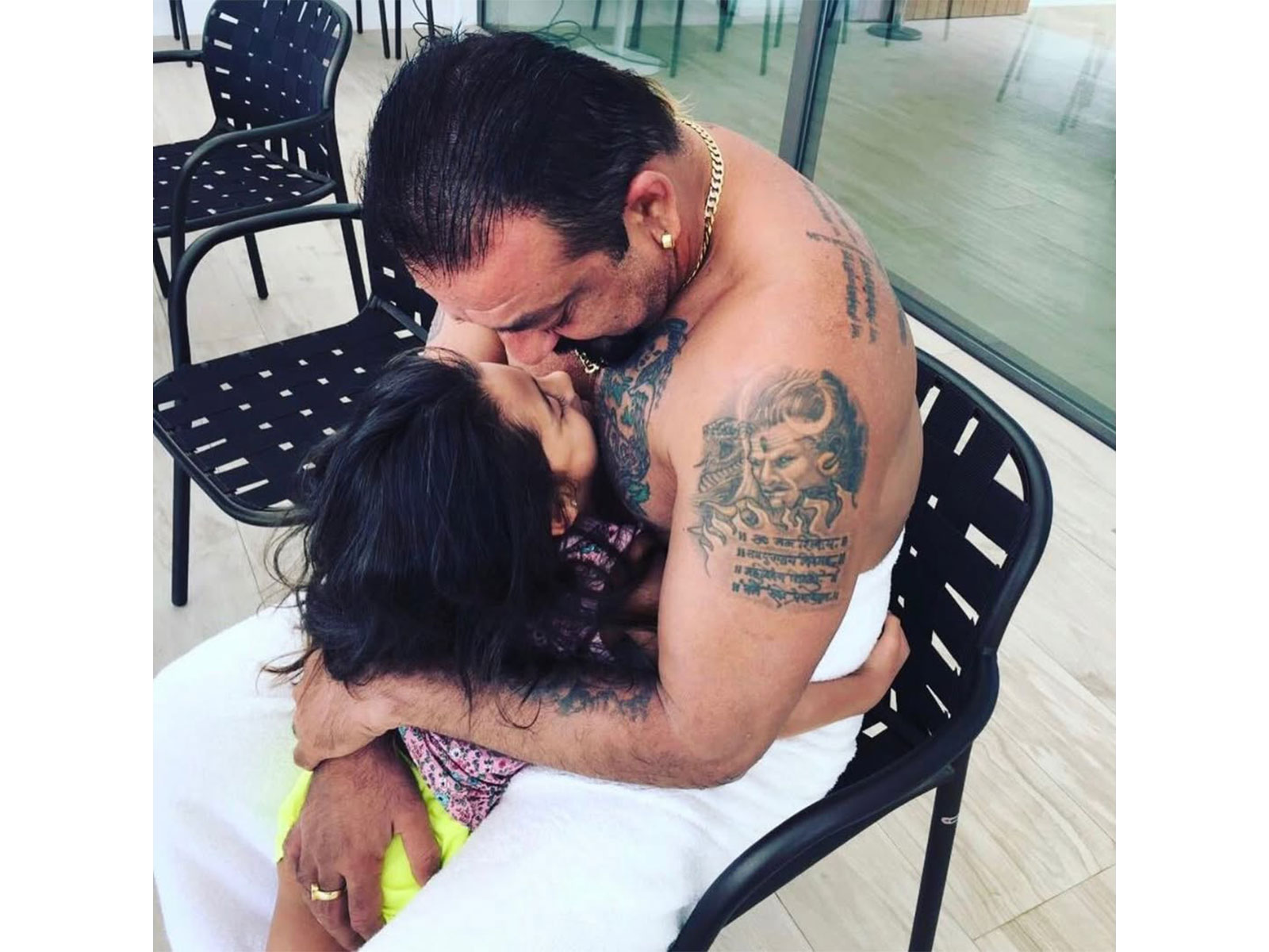 Sanjay Dutt with daughter Iqra (Photo/Instagram@duttiqra)