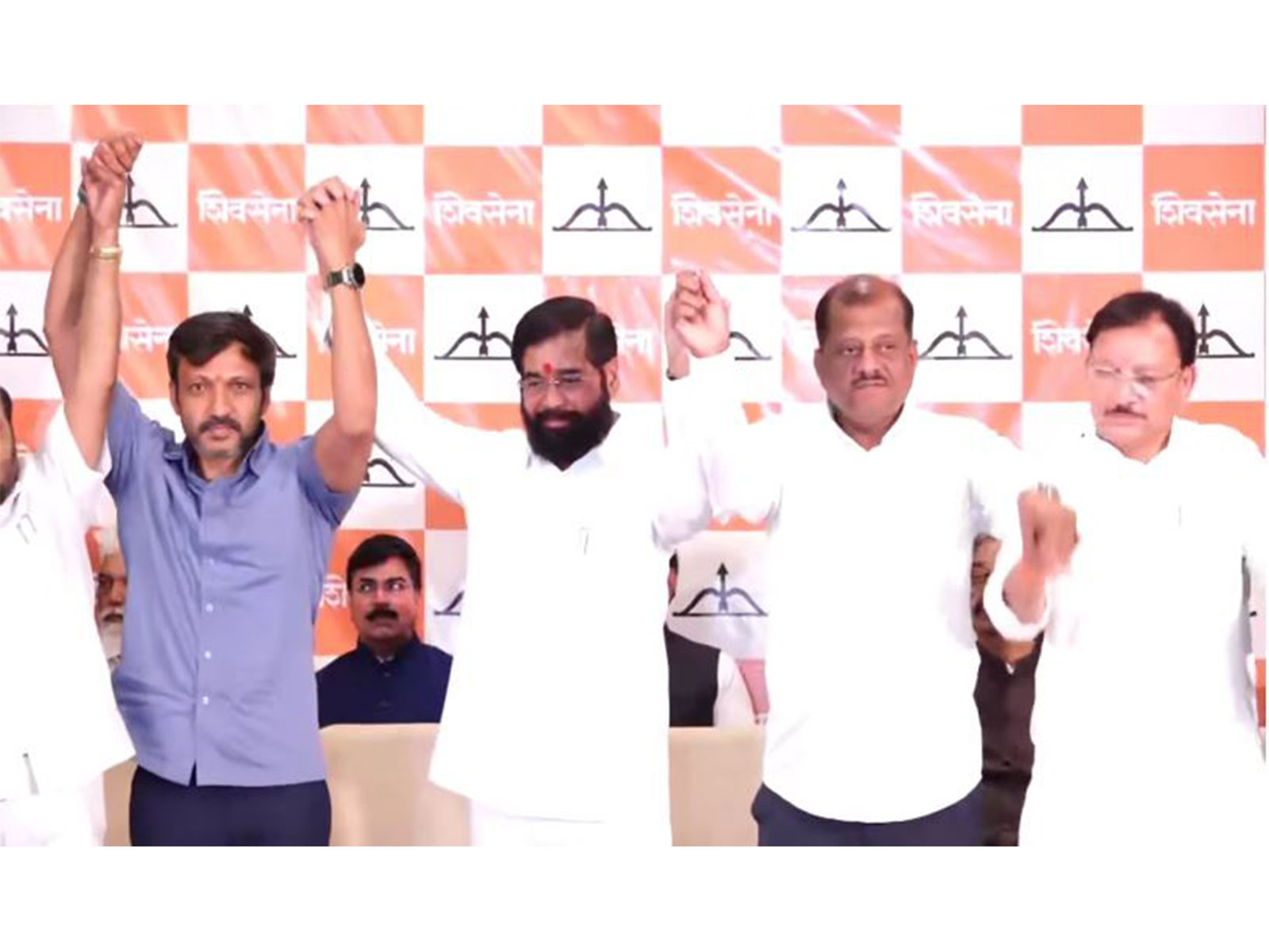 Six Shiv Sena (UBT) MPs joined Shiv Sena on Monday. Maharashtra Dy CM Eknath Shinde with party leaders (Photo/ANI)