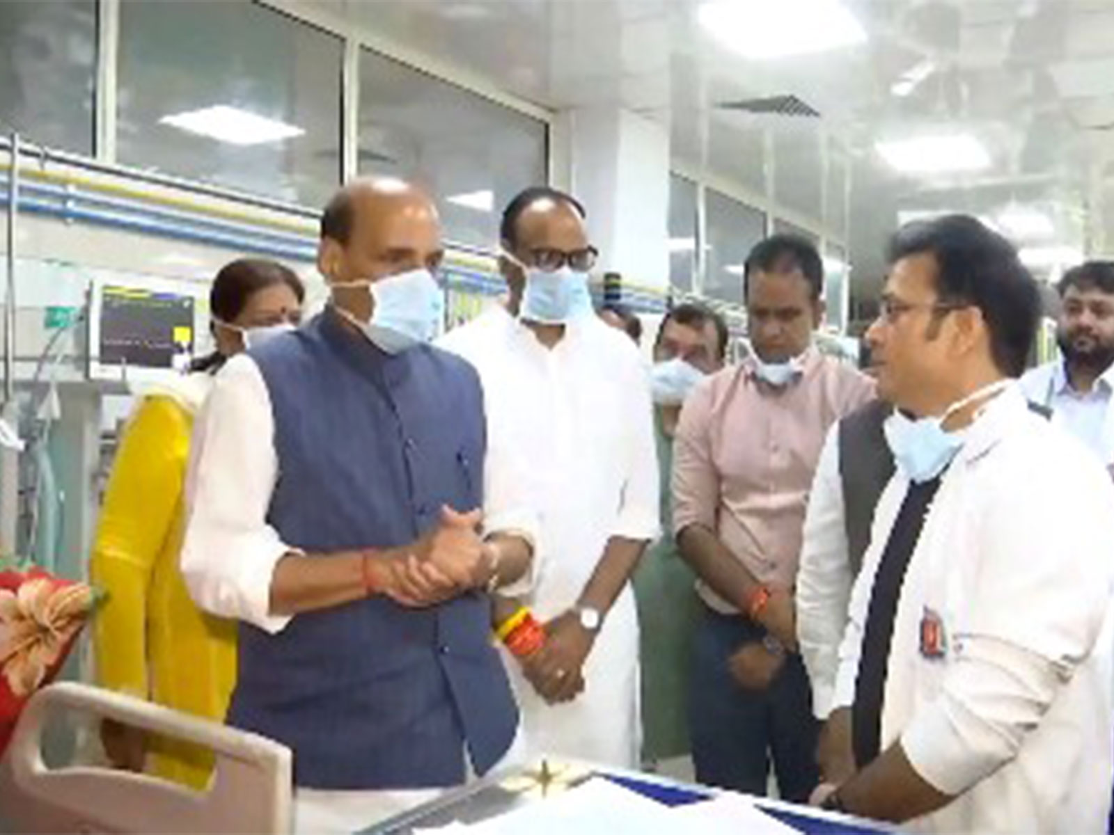 Defence Minister Rajnath Singh visits KGMU to meet the injured (Photo/ANI)