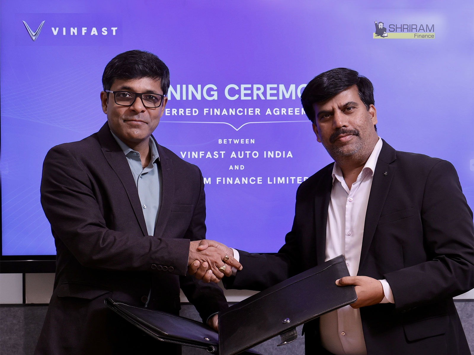 The MoU was signed by Mr. Tapan Ghosh (left), CEO of VinFast India along with Mr. Nandagopal R., President & National Business Head – Shriram Green Finance in Gurugram 