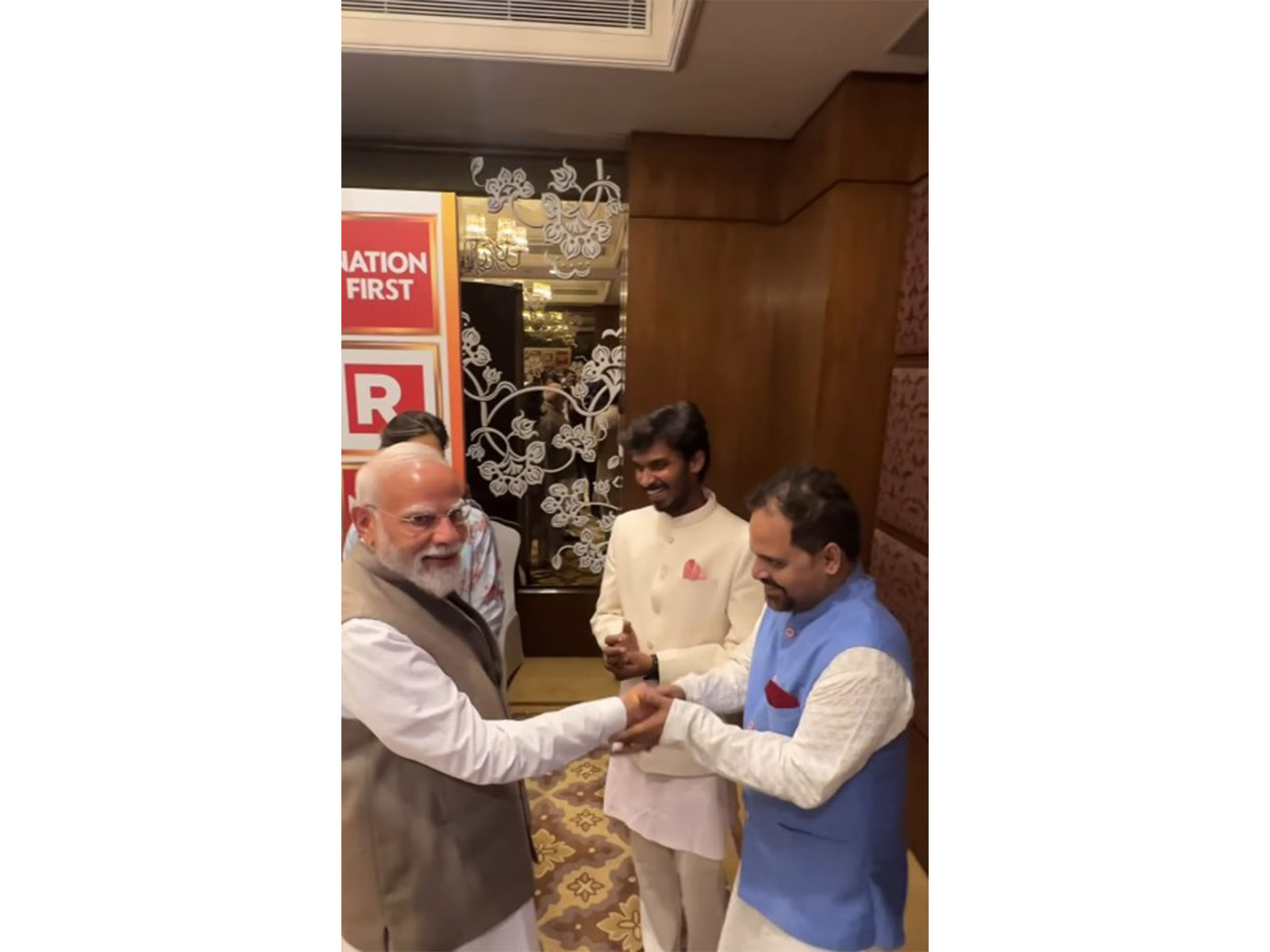 Prime Minister Narendra Modi, Panchayat actors Durgesh Kumar, Ashok Pathak (Photo/Instagram/ @narendramodi)