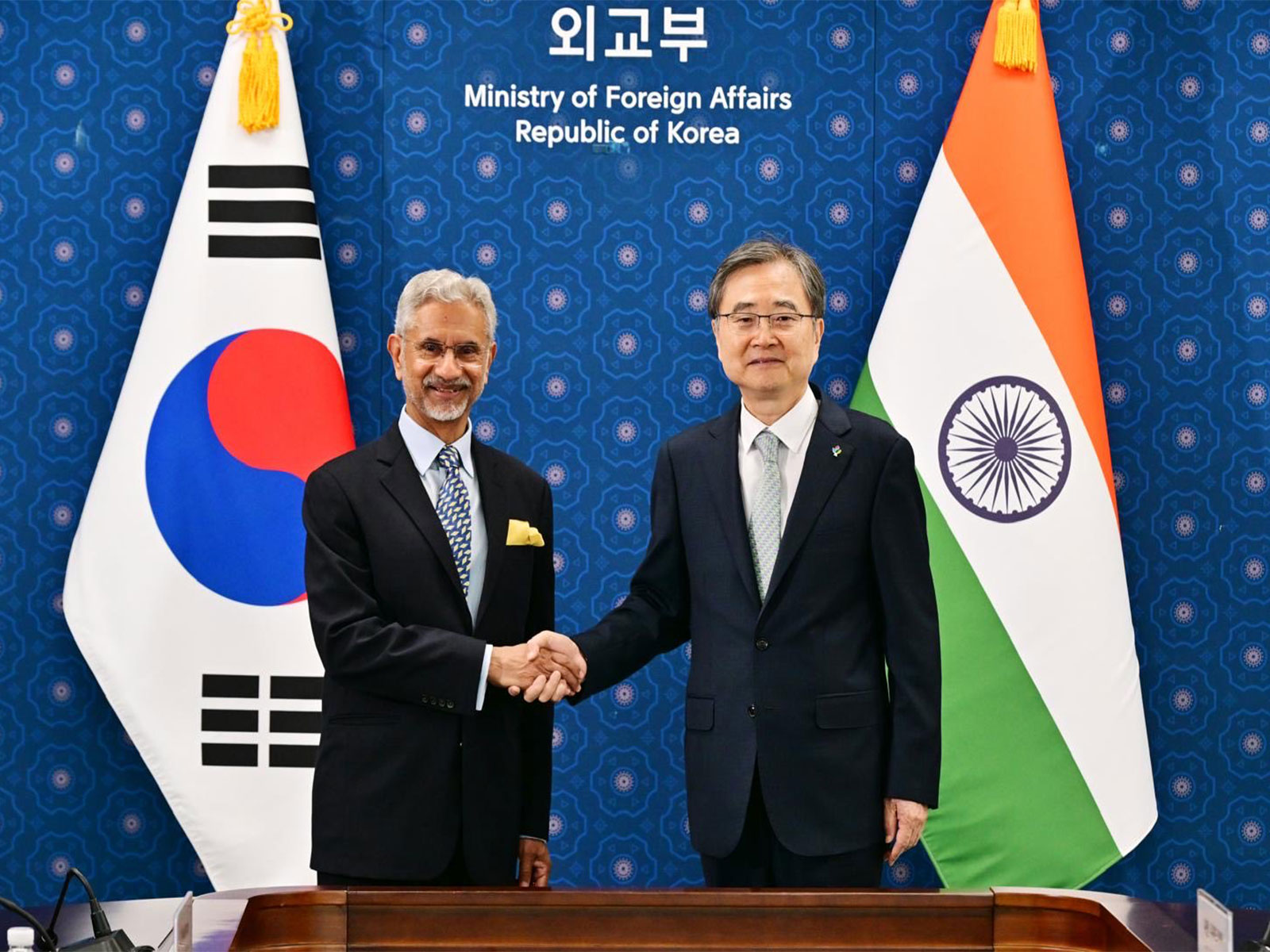 EAM Jaishankar meets South Korea's Foreign Affairs Minister Cho Hyun (Photo/X/@DrSJaishankar) EAM Jaishankar meets South Korea's Foreign Affairs Minister Cho Hyun (Photo/X/@DrSJaishankar)
