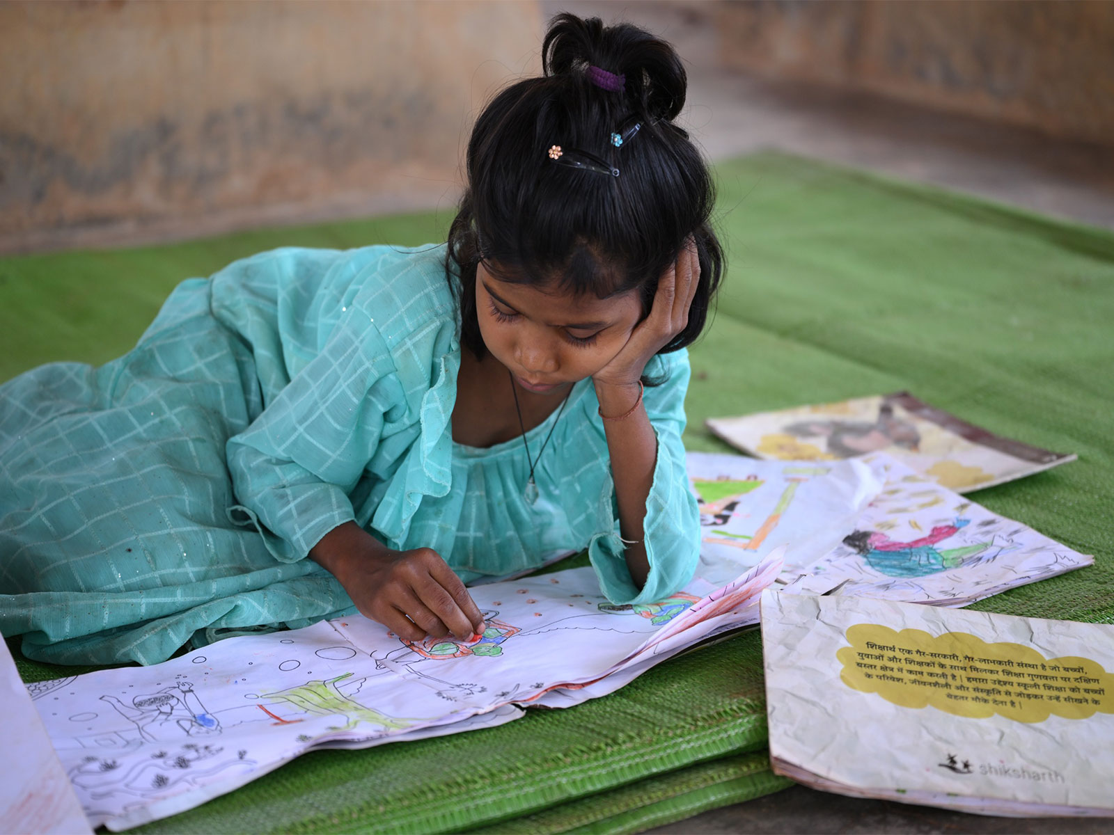 Girl drawing under  ‘School Keinta’ campaign, (Photo/ANI)