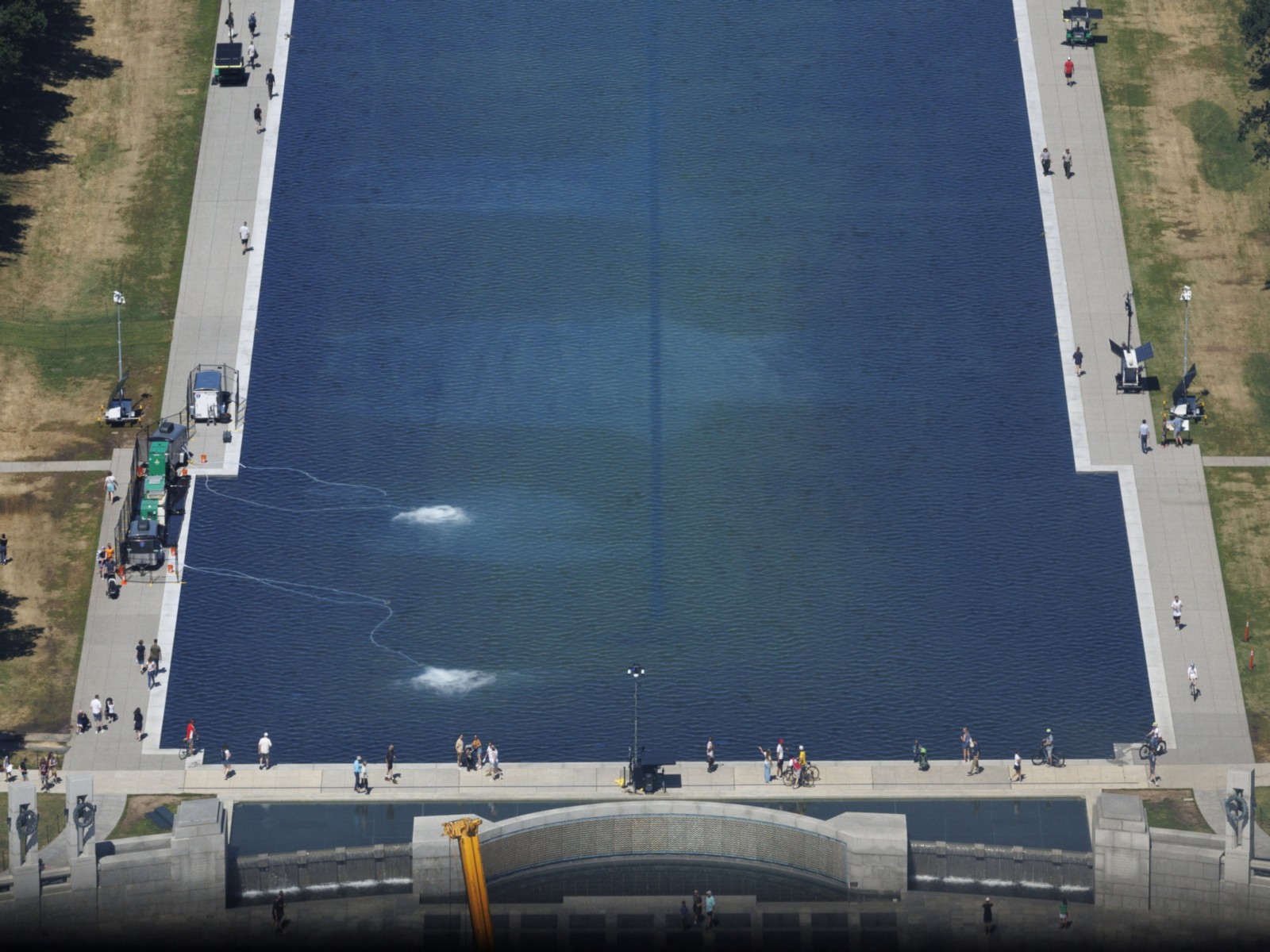 Washington reflecting pool undergoing repairs (Photo/Reuters)