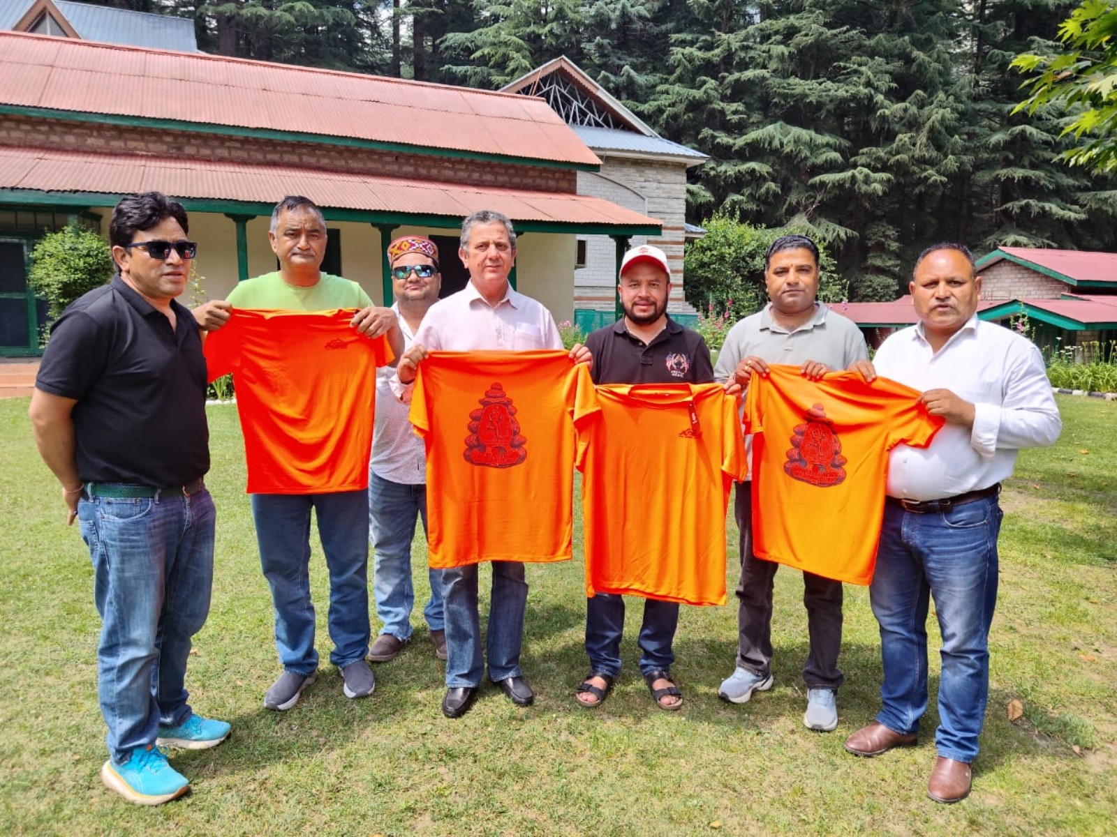 Official t-shirt unveiled for Himalayan Xtreme Trail Running Fest (Photo/ANI)