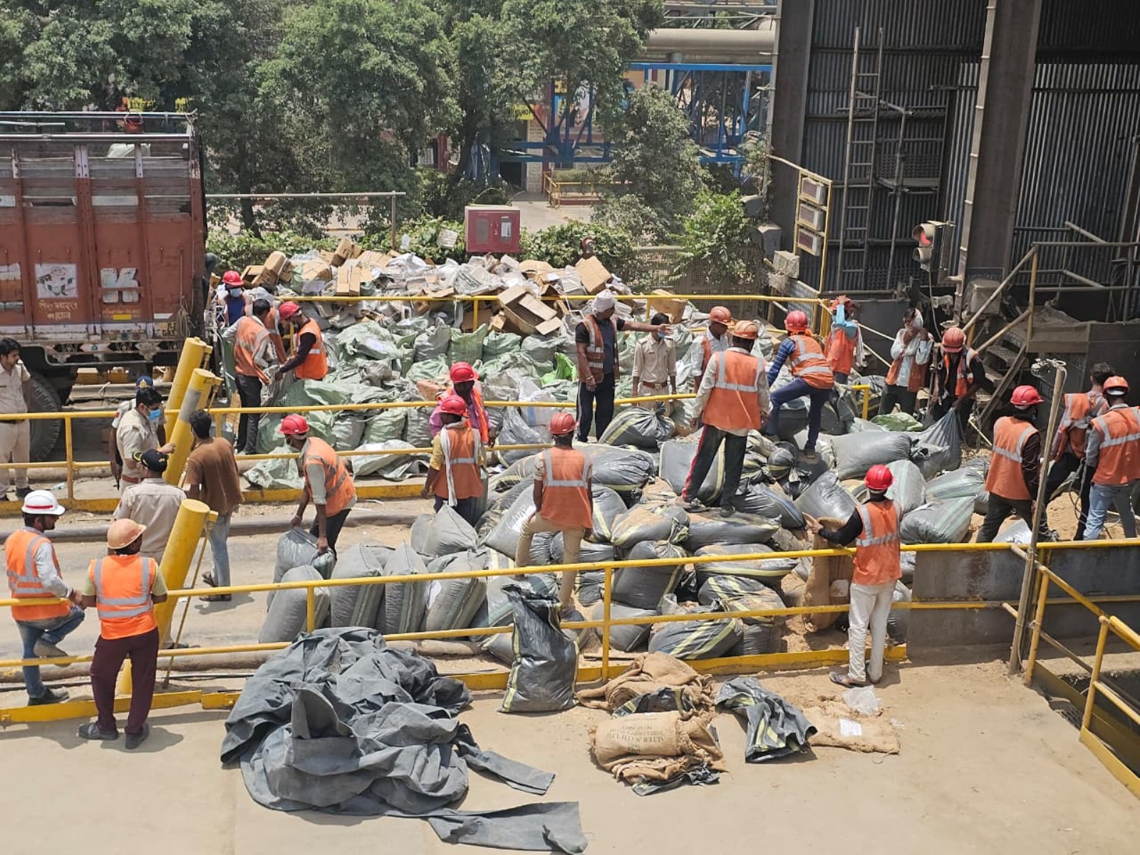 Narcotics substances being destroyed (Photo /CBN MP unit) Narcotics substances being destroyed (Photo /CBN MP unit)