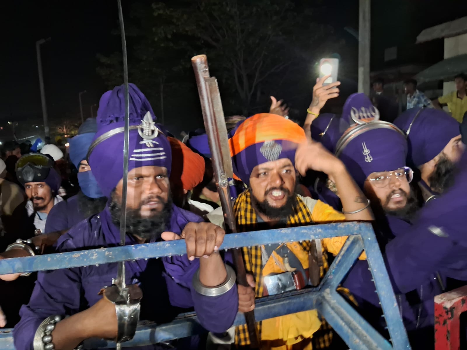 Nihang Sikhs gathered at Himachal-Uttarakhand border (Photo/ANI)