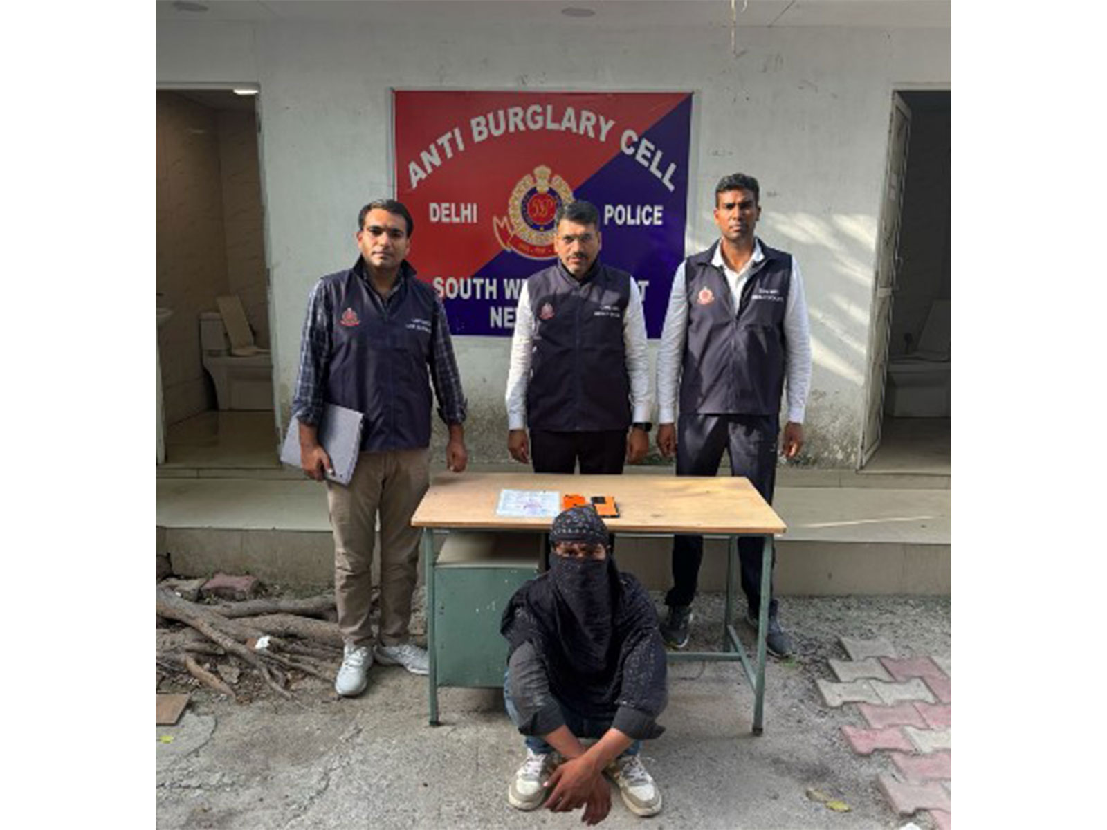Arrested in fake gas connection scam (Photo/Delhi Police) Arrested in fake gas connection scam (Photo/Delhi Police)