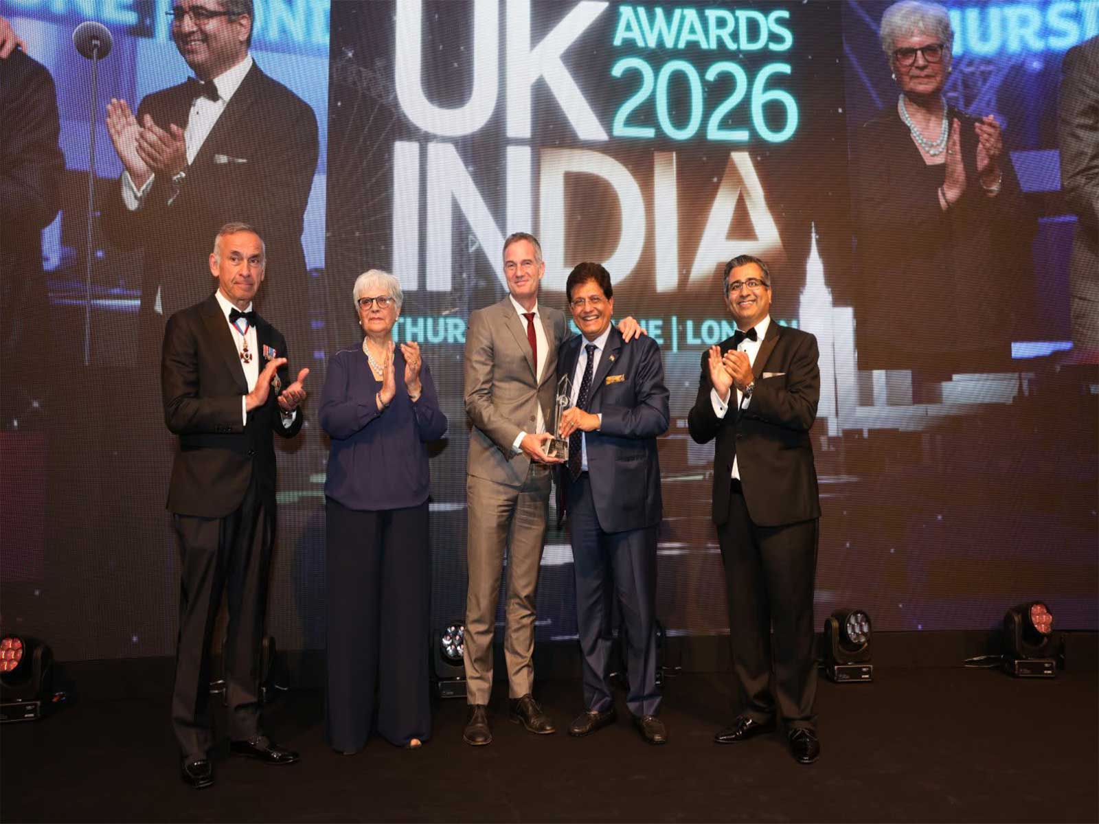 Union Minister Piyush Goyal recieves the award for 