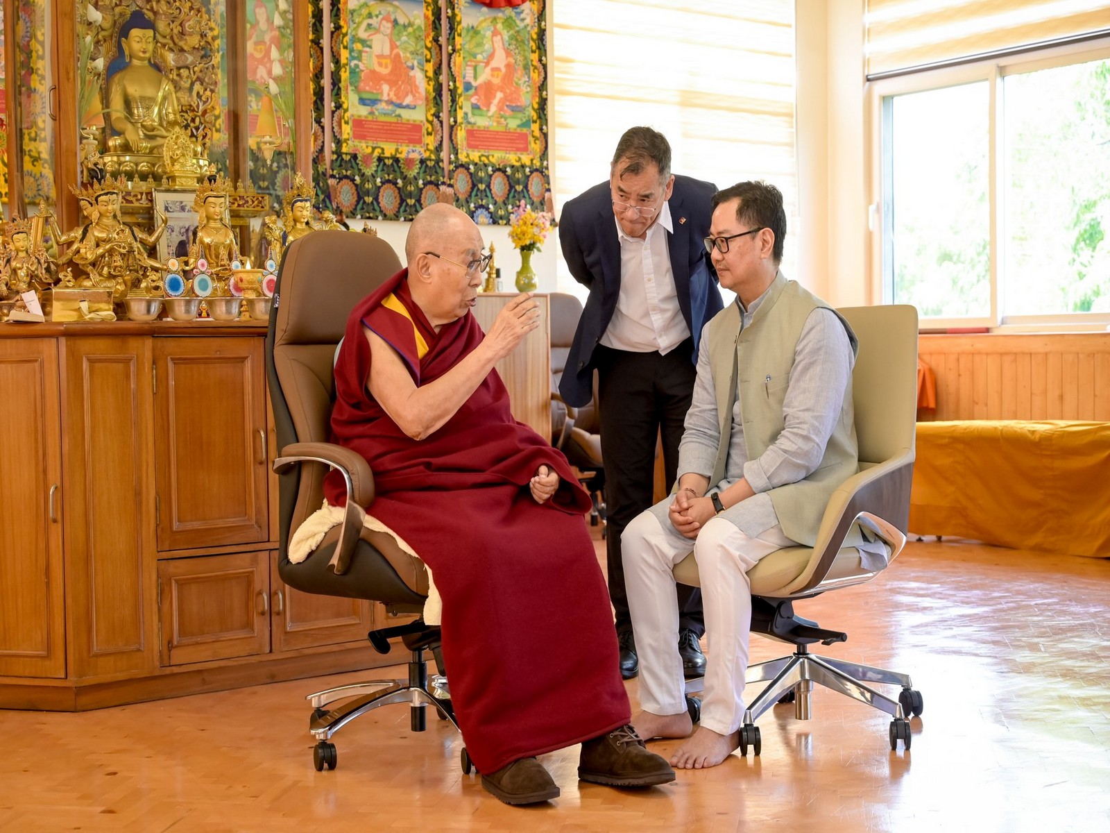 Union Minister Kiren Rijiju meets Dalai Lama in Delhi (Phot:X@KirenRijiju)