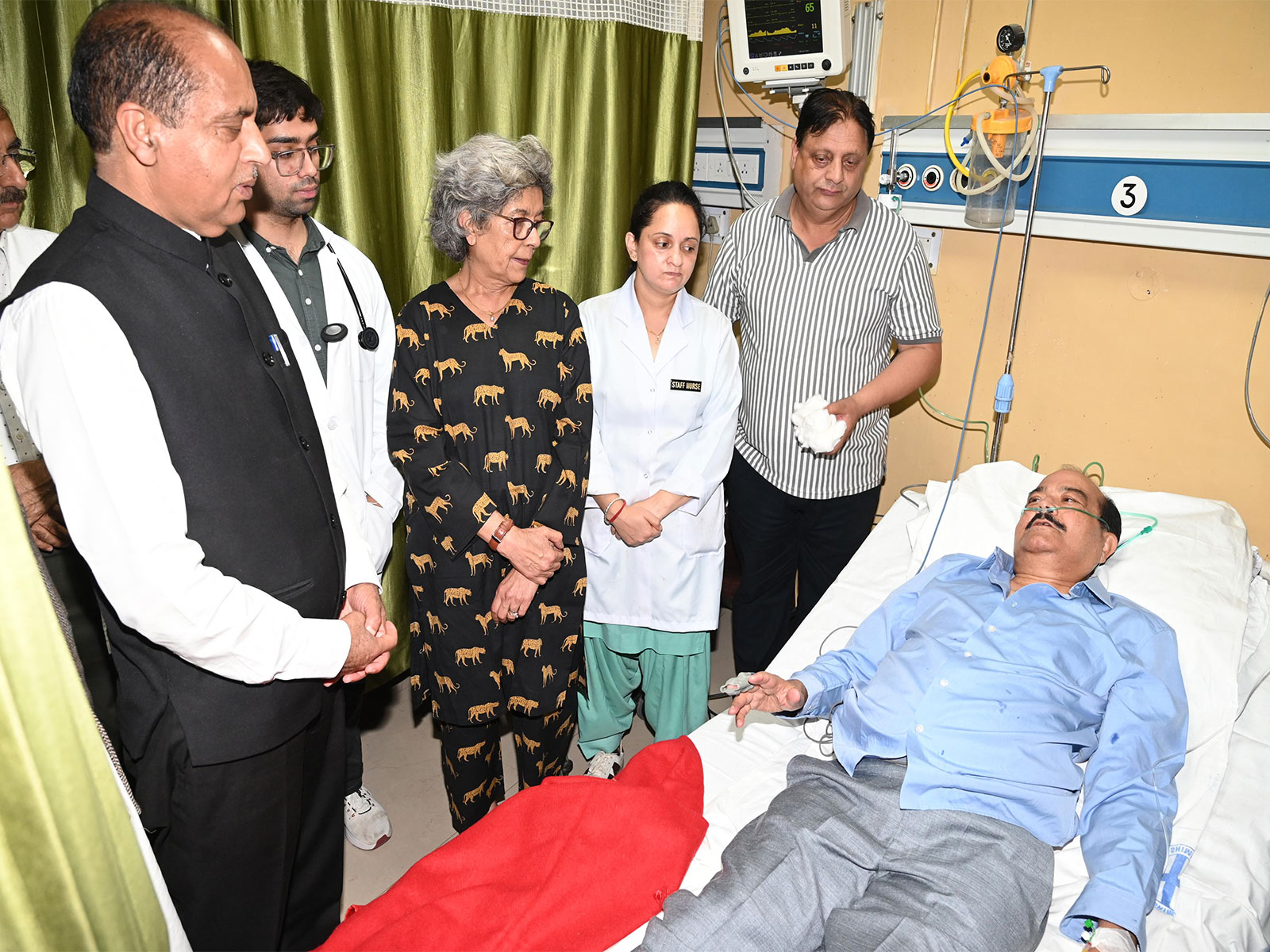 Himachal Pradesh Leader of the Opposition Jai Ram Thakur with BJP MP Harsh Mahajan (Photo/Himachal Pradesh BJP)
