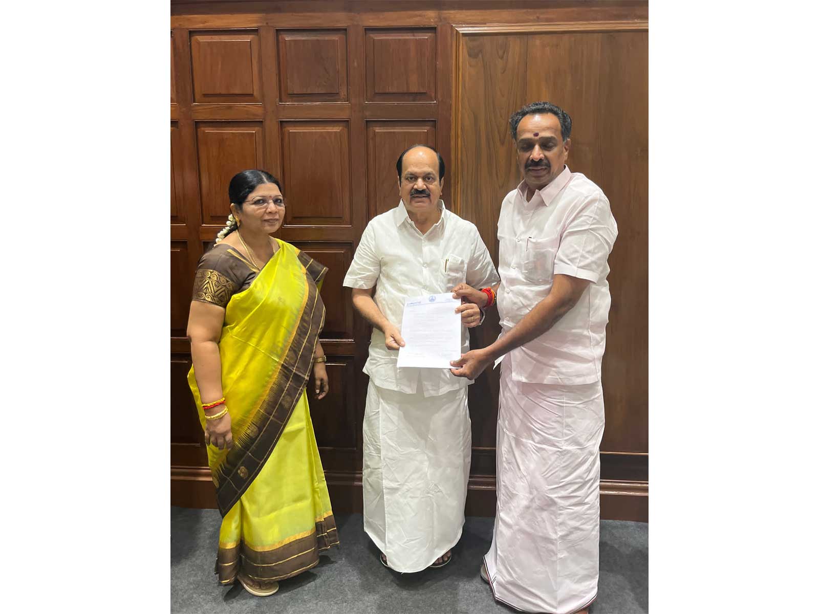 MR Vijayabaskar submitting his resignation as MLA to Tamil Nadu Assembly Speaker JCD Prabakaran (Photo/ANI) MR Vijayabaskar submitting his resignation as MLA to Tamil Nadu Assembly Speaker JCD Prabakaran (Photo/ANI)