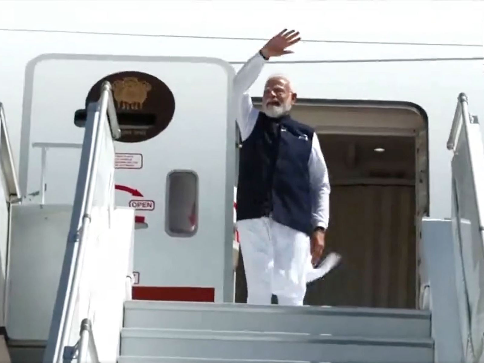Prime Minister Narendra Modi departs from Seychelles for New Delhi after concluding his three-day official visit. (Photo: ANI/DD News)