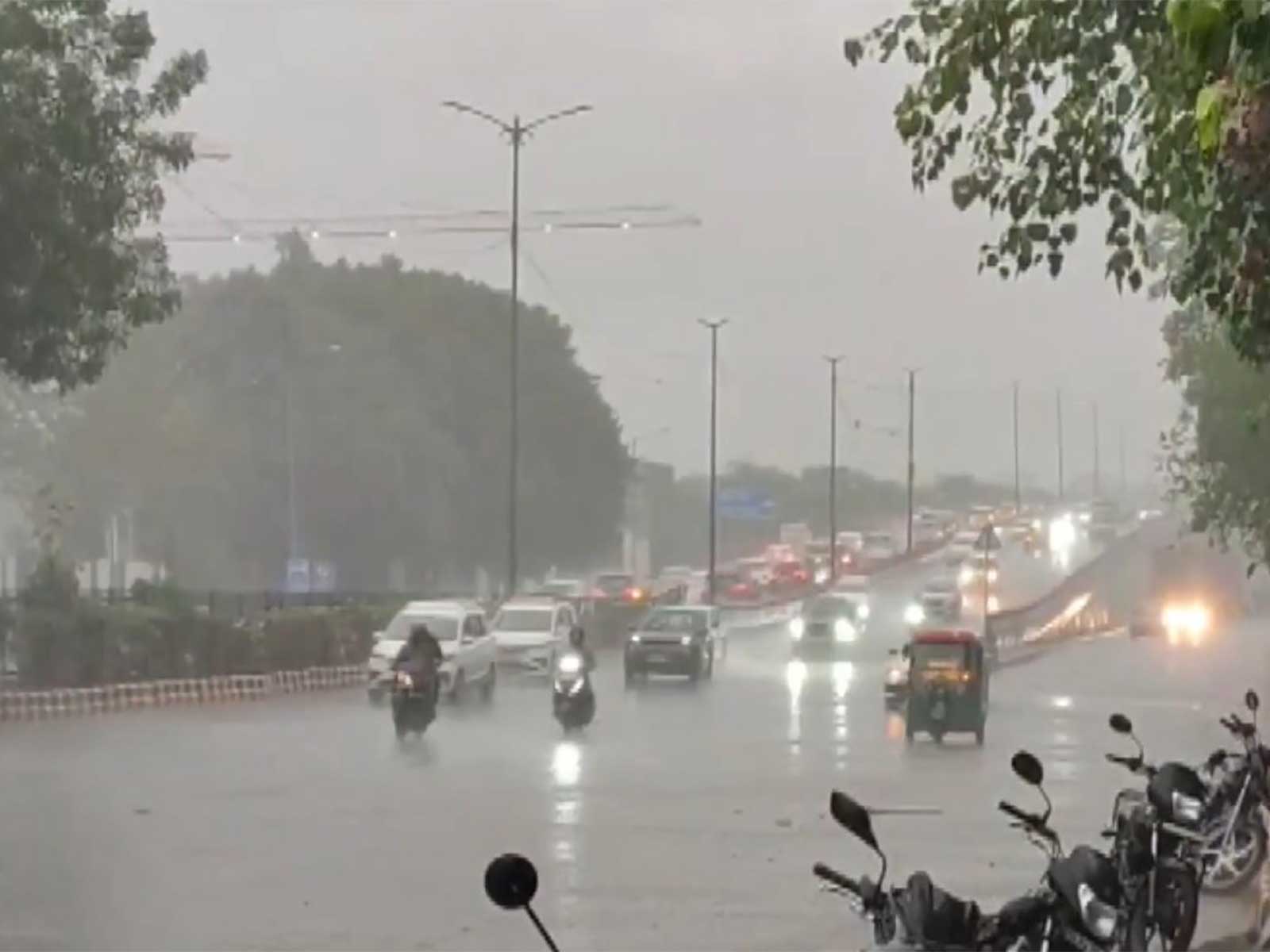 Visuals from Mahatma Gandhi Marg (Photo/ANI) Visuals from Mahatma Gandhi Marg (Photo/ANI)