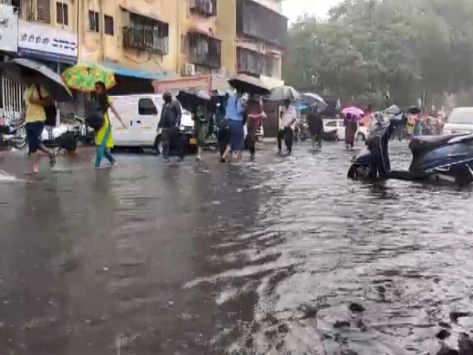 Visuals of water logging in Mumbai due to heavy rain (Photo/ANI) Visuals of water logging in Mumbai due to heavy rain (Photo/ANI)