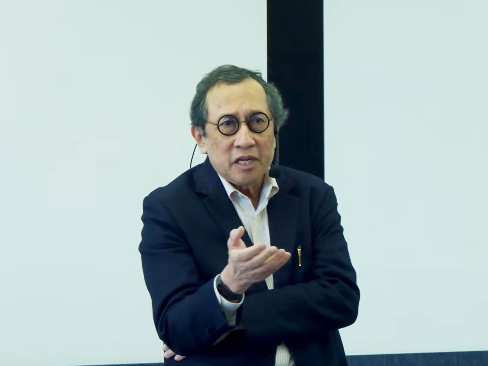 Bilahari Kausikan, Chairman of the Middle East Institute, speaks during the National Press Foundation’s International Reporting Fellowship. (Image Source: National Press Foundation/YouTube)