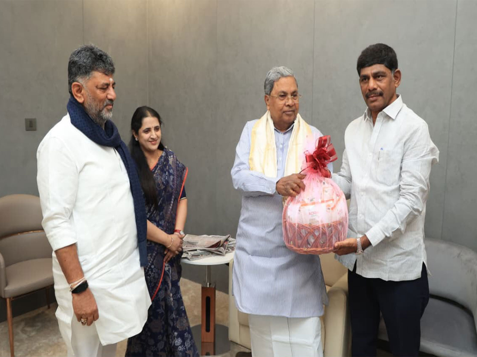 Karnataka Chief Minister D K Shivakumar, along with his wife Usha and his brother D K Suresh with former Chief Minister Siddaramaiah (Photo/Karnataka CMO) Karnataka Chief Minister D K Shivakumar, along with his wife Usha and his brother D K Suresh with former Chief Minister Siddaramaiah (Photo/Karnataka CMO)