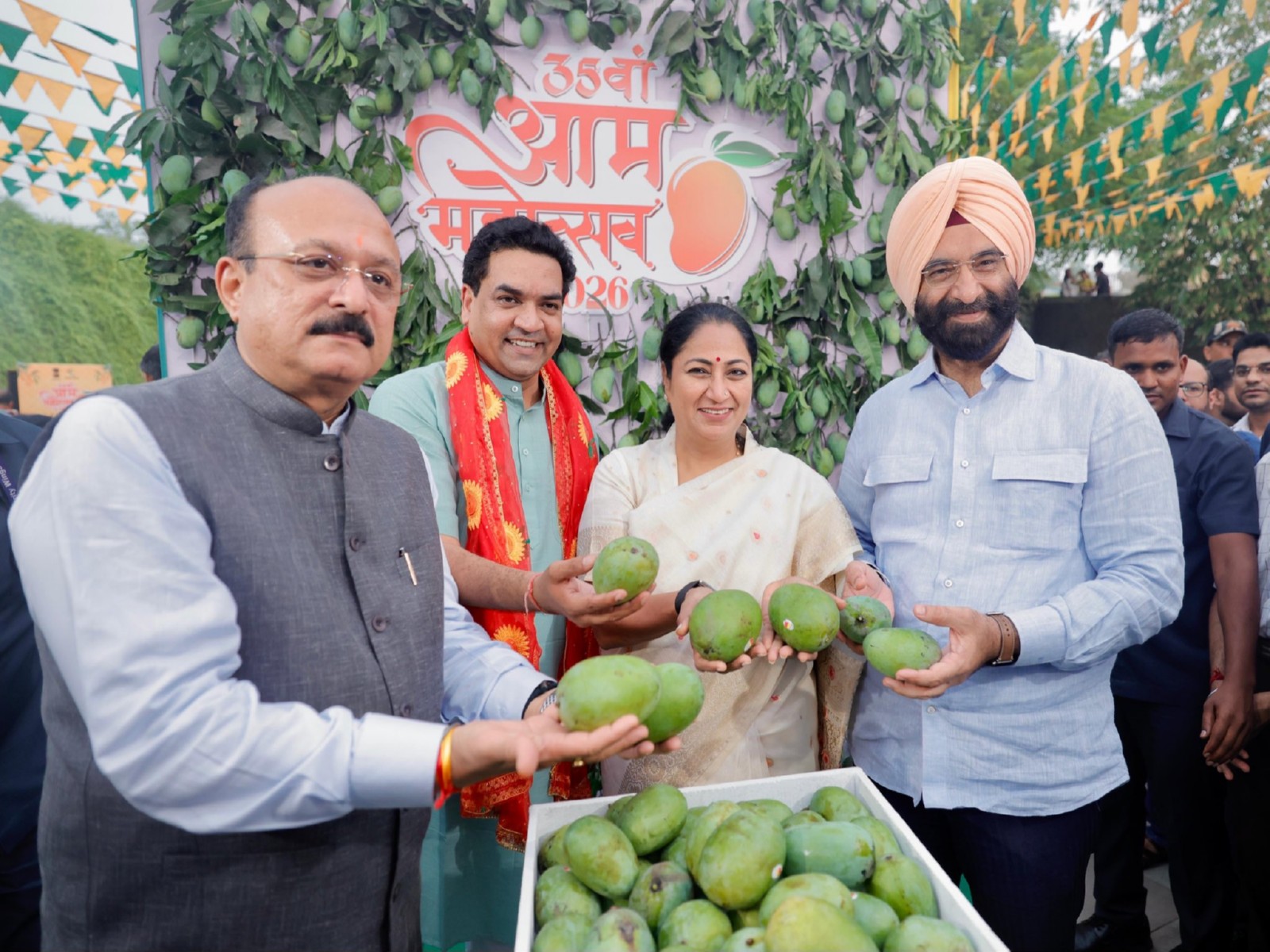 Delhi CM Rekha Gupta inaugurates 35th Annual Mango Festival (Photo:X/@gupta_rekha)