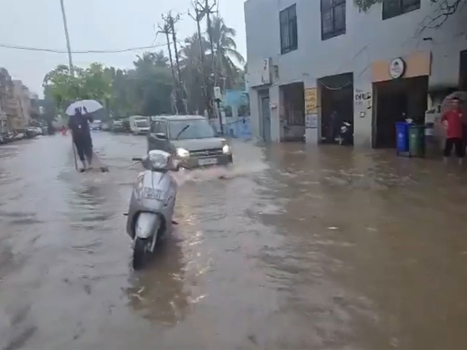 Waterloggin in sites of Gujarat (Photo/ANI) Waterloggin in sites of Gujarat (Photo/ANI)