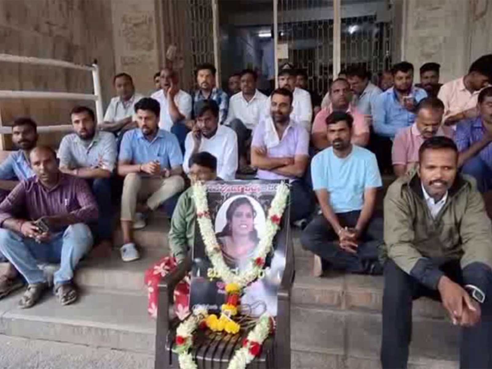 Village accountants protest outside District Collector office (Photo/ANI) Village accountants protest outside District Collector office (Photo/ANI)