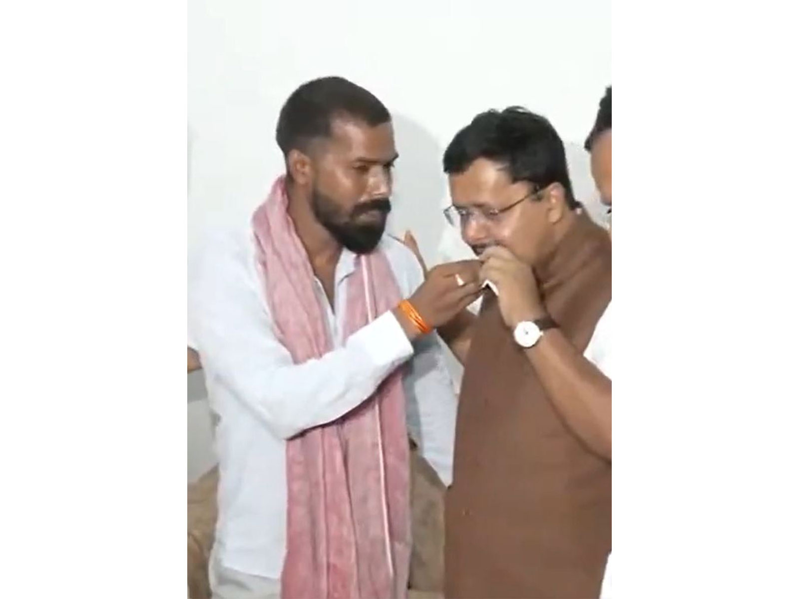 BJP National President Nitin Nabin met booth president Shivaji Rawat in Lucknow, (Photo/ANI) BJP National President Nitin Nabin met booth president Shivaji Rawat in Lucknow, (Photo/ANI)
