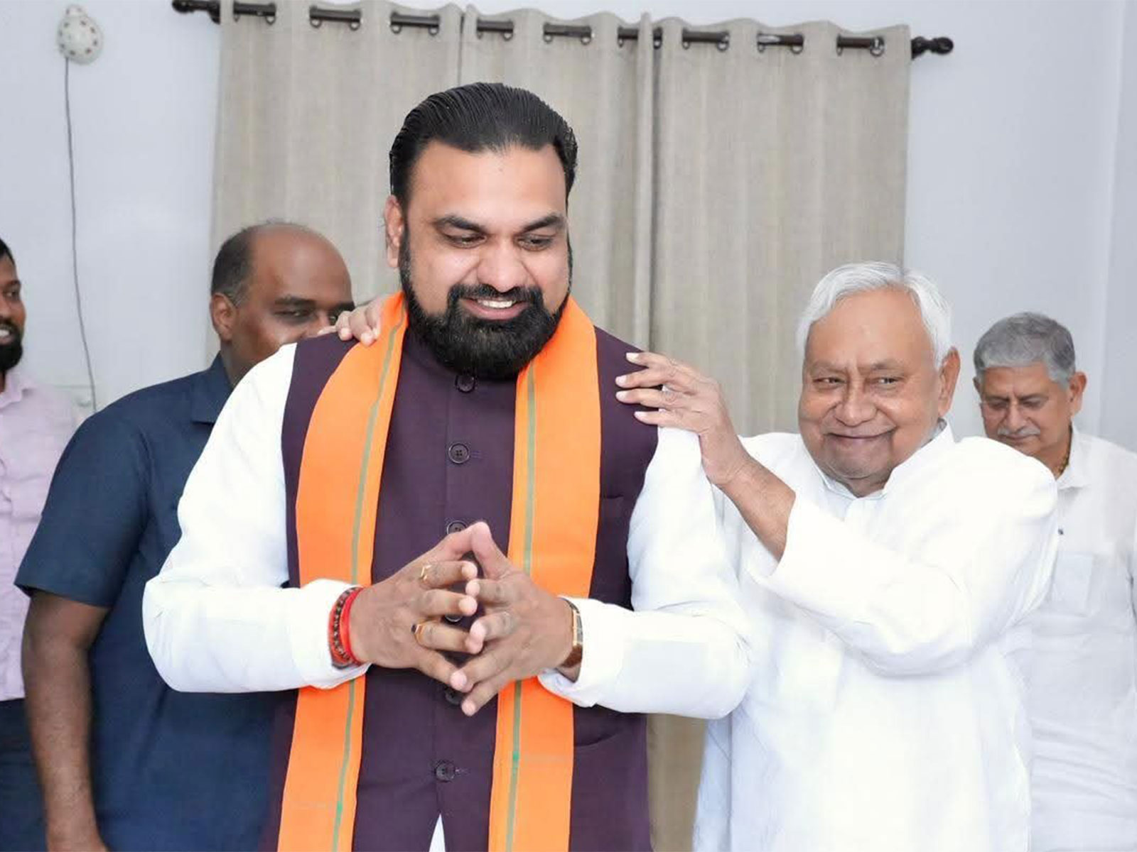 Bihar CM Samrat Choudhary with former CM Nitish Kumar (Photo/@samrat4bjp)