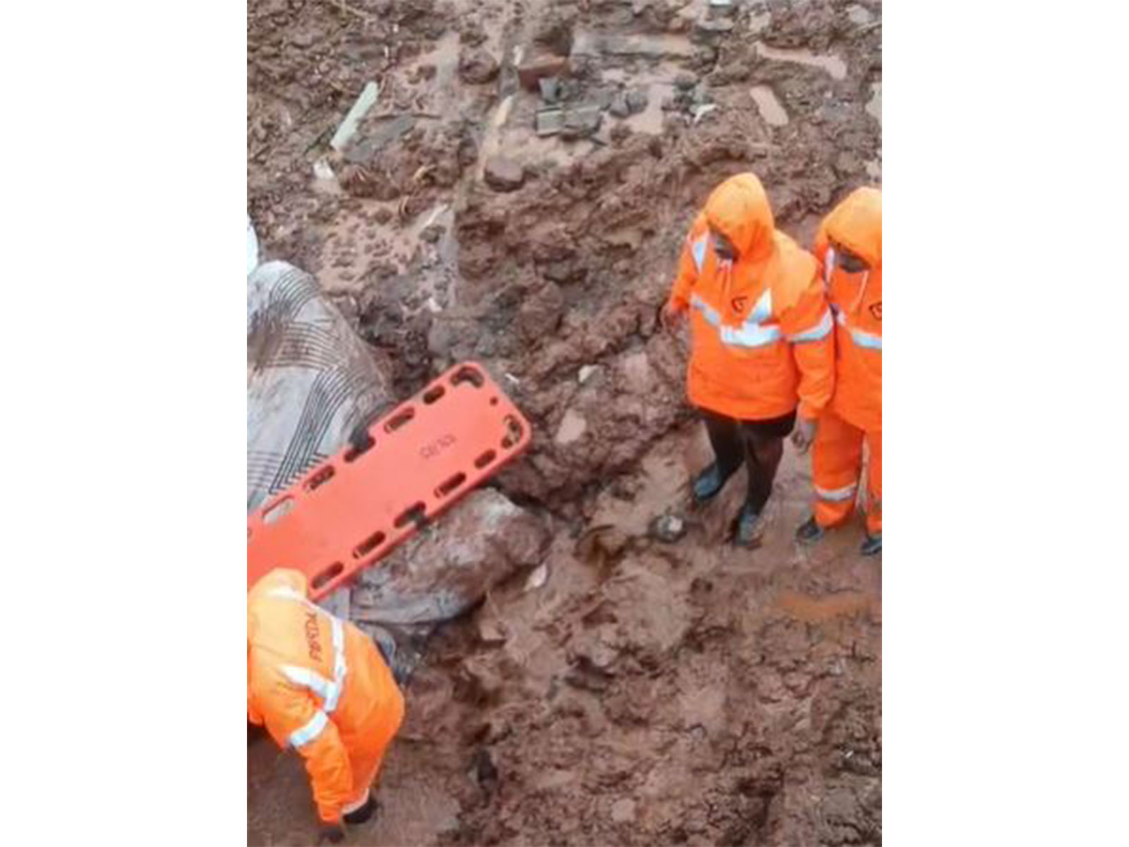 Rescue mission ongoing in Patal village of Maval Tensil after landslide (Photo/ANI)