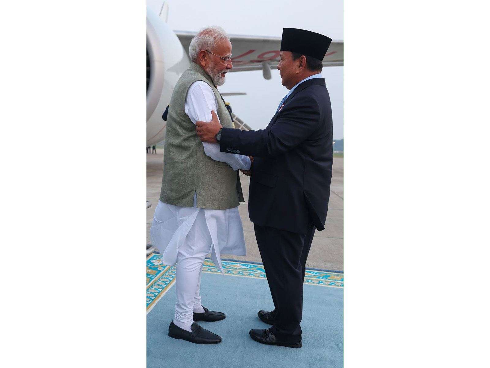 PM Modi being welcomed by Indonesian President Prabowo Subianto (Photo/X@Narendramodi) PM Modi being welcomed by Indonesian President Prabowo Subianto (Photo/X@Narendramodi)