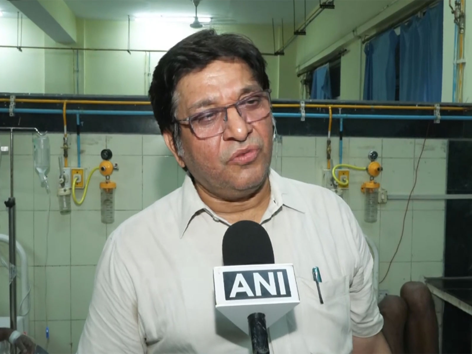 Dr Rajendra Mandia, Nodal Officer at the Trauma Centre, SMS Hospital (Photo/ANI) Dr Rajendra Mandia, Nodal Officer at the Trauma Centre, SMS Hospital (Photo/ANI)