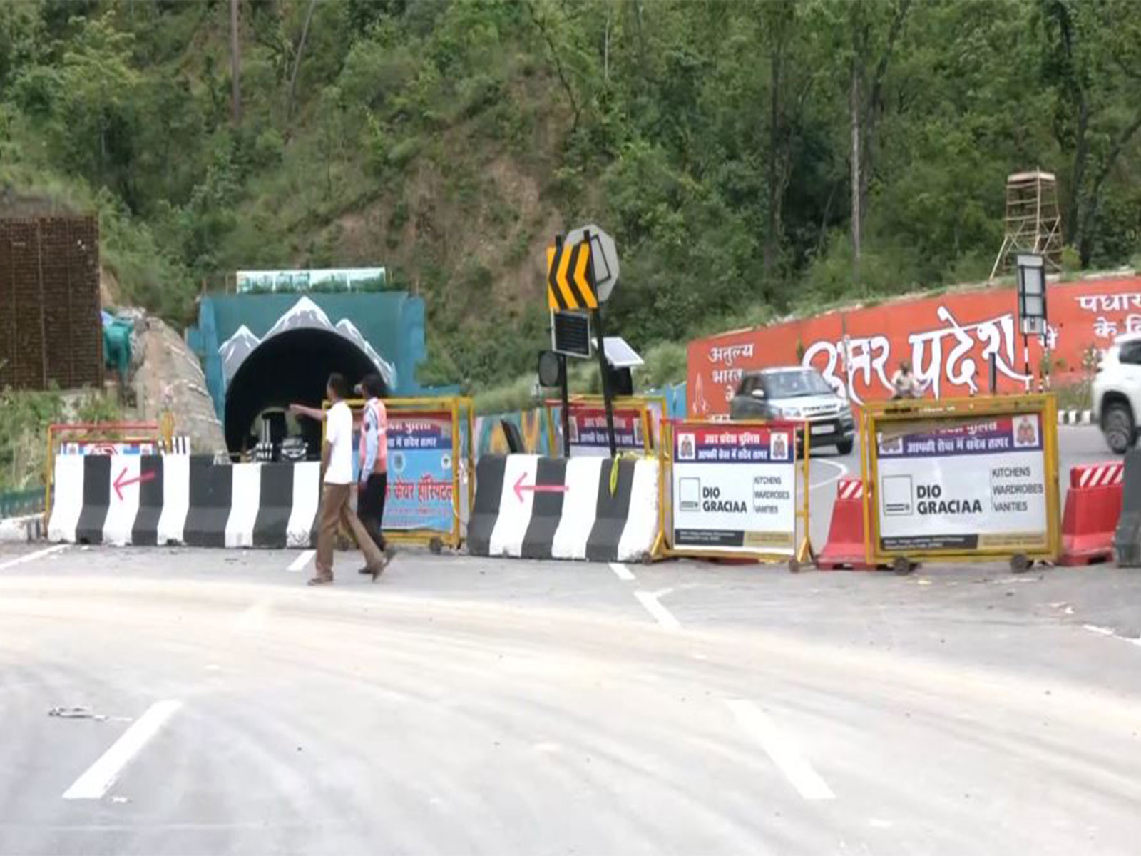 Block for diversion of traffic from the Delhi-Dehradun Expressway (Photo/ANI)