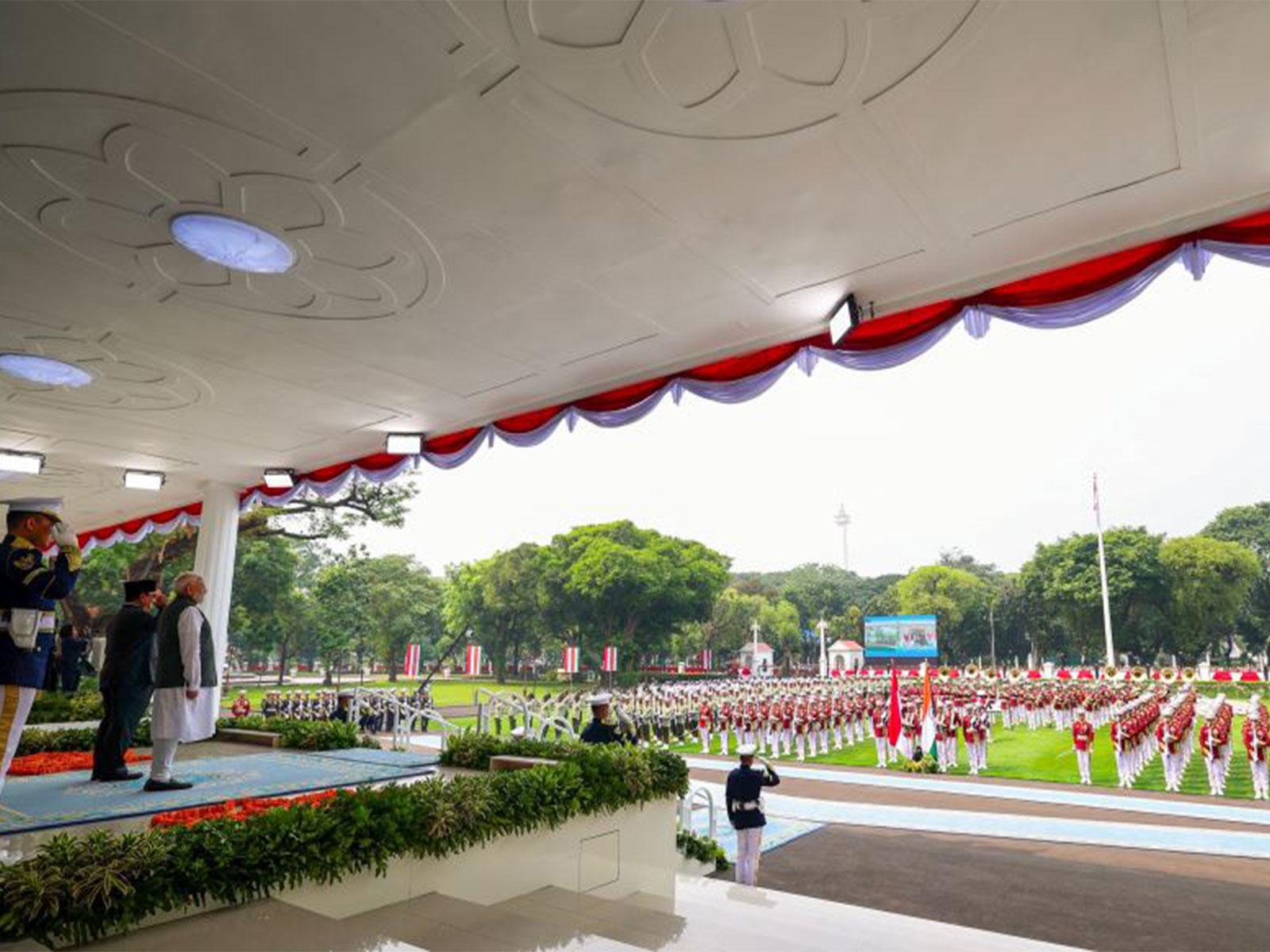 PM Modi inspects a guard of honour in Indonesia (Photo/MEA)