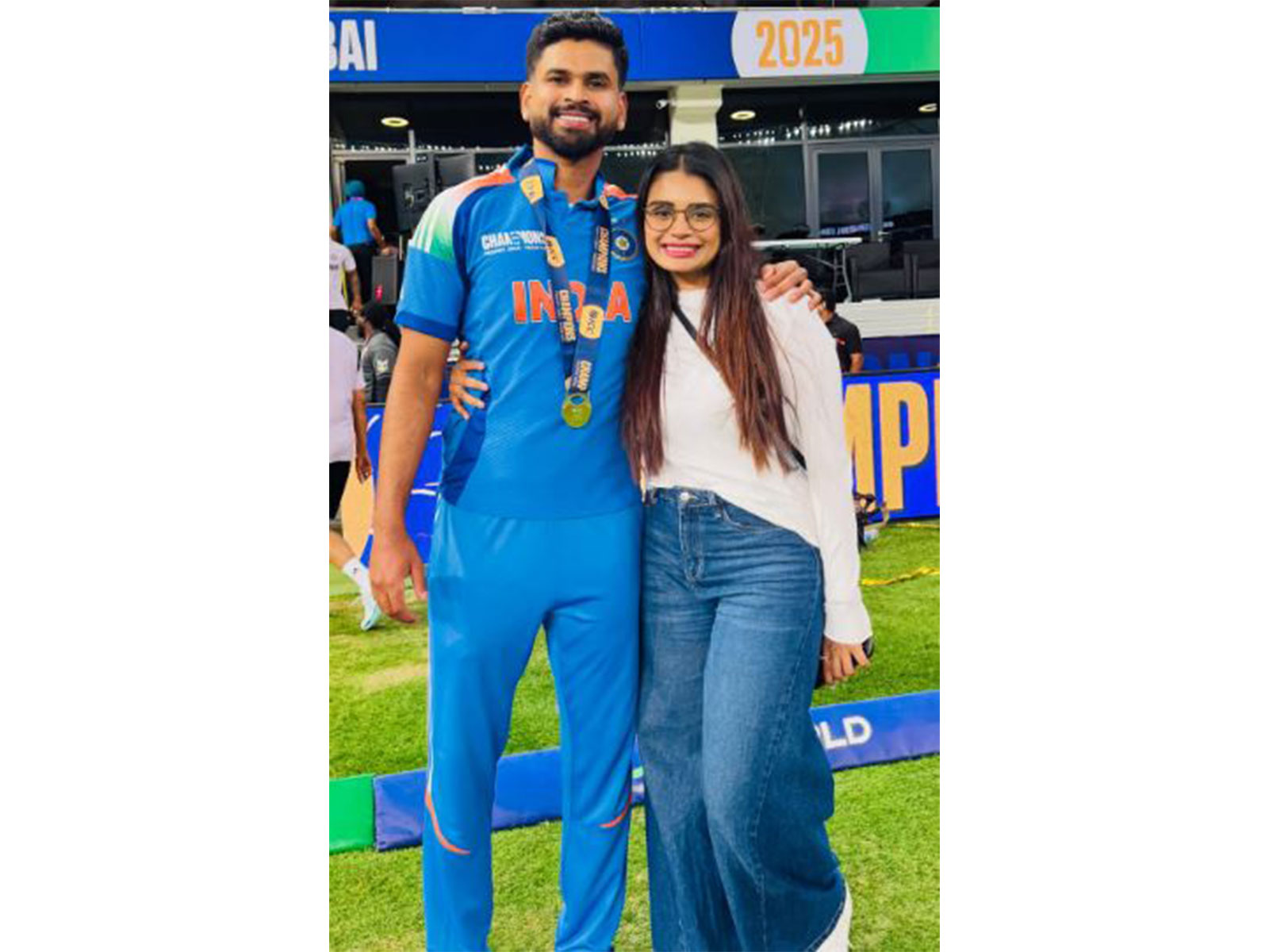  T20I skipper Shreyas Iyer with sister Shresta (Instagram@shrestaiyer29)