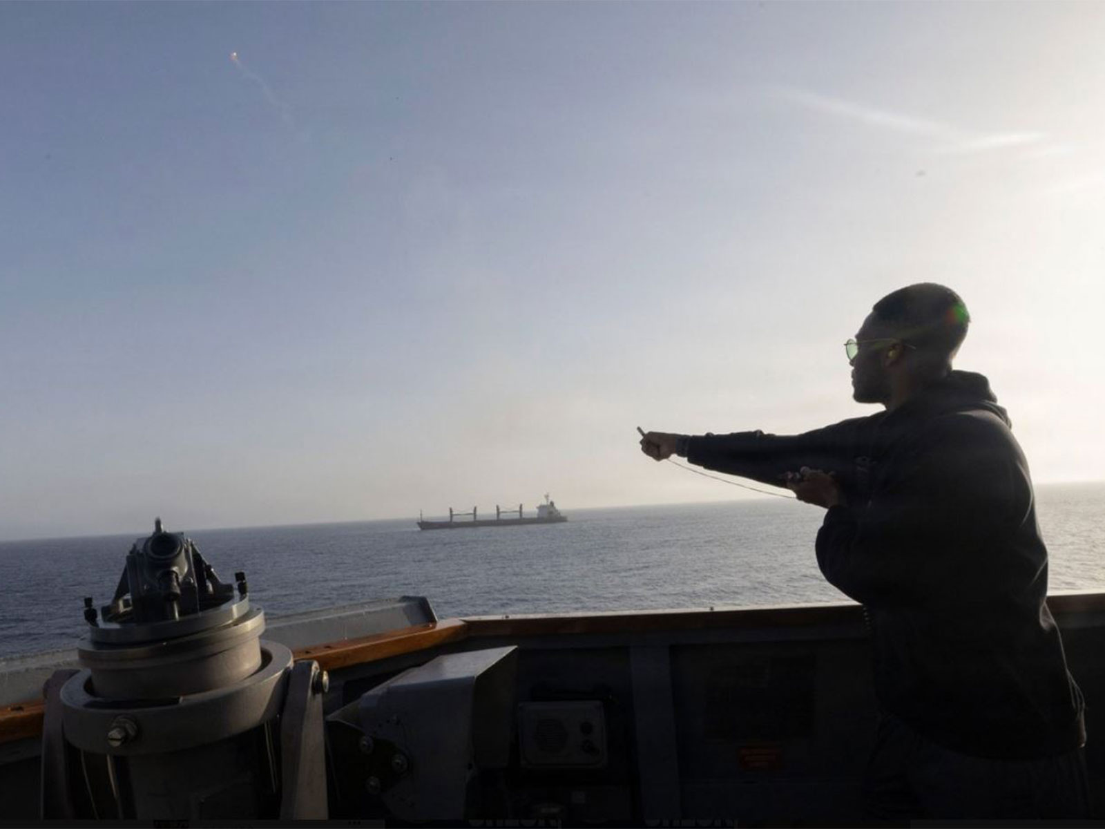 U.S. Navy warships patrol in West Asia  (File photo/CENTCOM)
