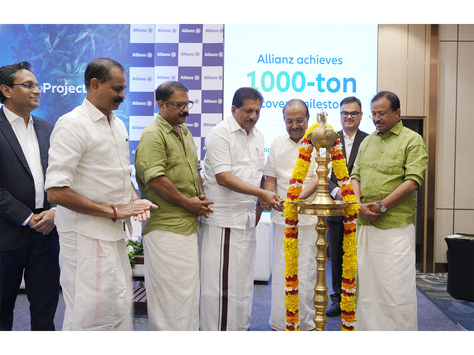 During the 1000-Ton recovery milestone announcement of Allianz’s CSR initiative ‘Plastic Waste-Free Rivers Project Thiruvananthapuram’ During the 1000-Ton recovery milestone announcement of Allianz’s CSR initiative ‘Plastic Waste-Free Rivers Project Thiruvananthapuram’