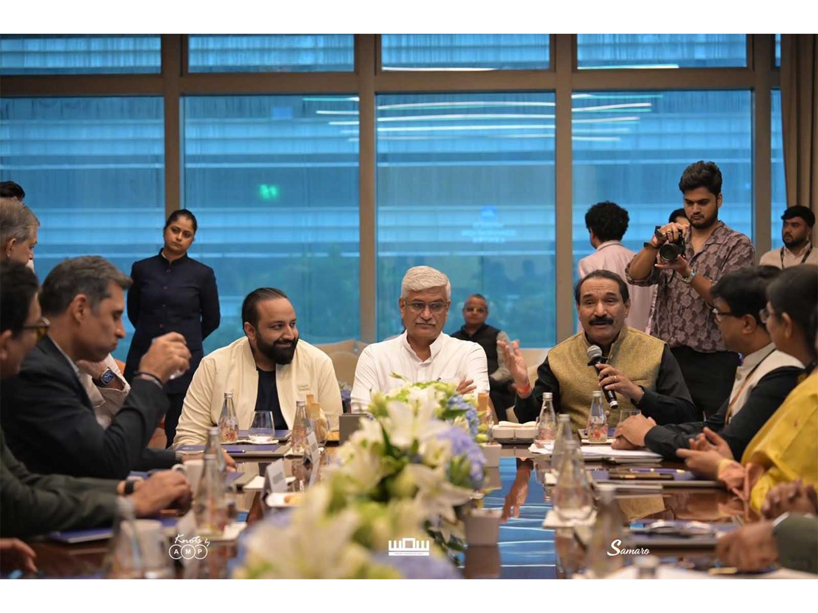 Union Minister Gajendra Singh Shekhawat Engages With Live-Event Leaders at WOW Awards Asia 2026 as India’s Experience Economy Takes Centre Stage