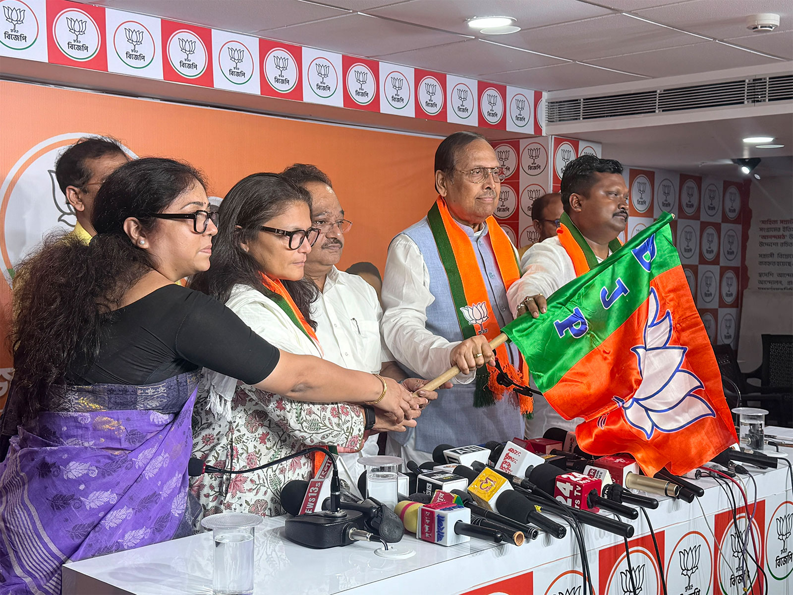 Former Trinamool Congress (TMC) Rajya Sabha MPs join BJP (Photo/ANI) Former Trinamool Congress (TMC) Rajya Sabha MPs join BJP (Photo/ANI)