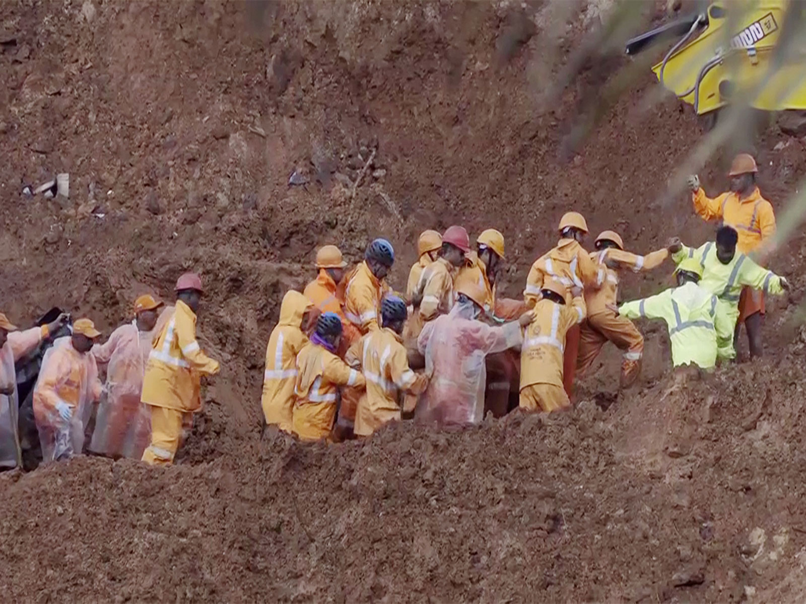 Rescue teams continue search operation at Wayanad landslide site. (Photo/ANI) Rescue teams continue search operation at Wayanad landslide site. (Photo/ANI)