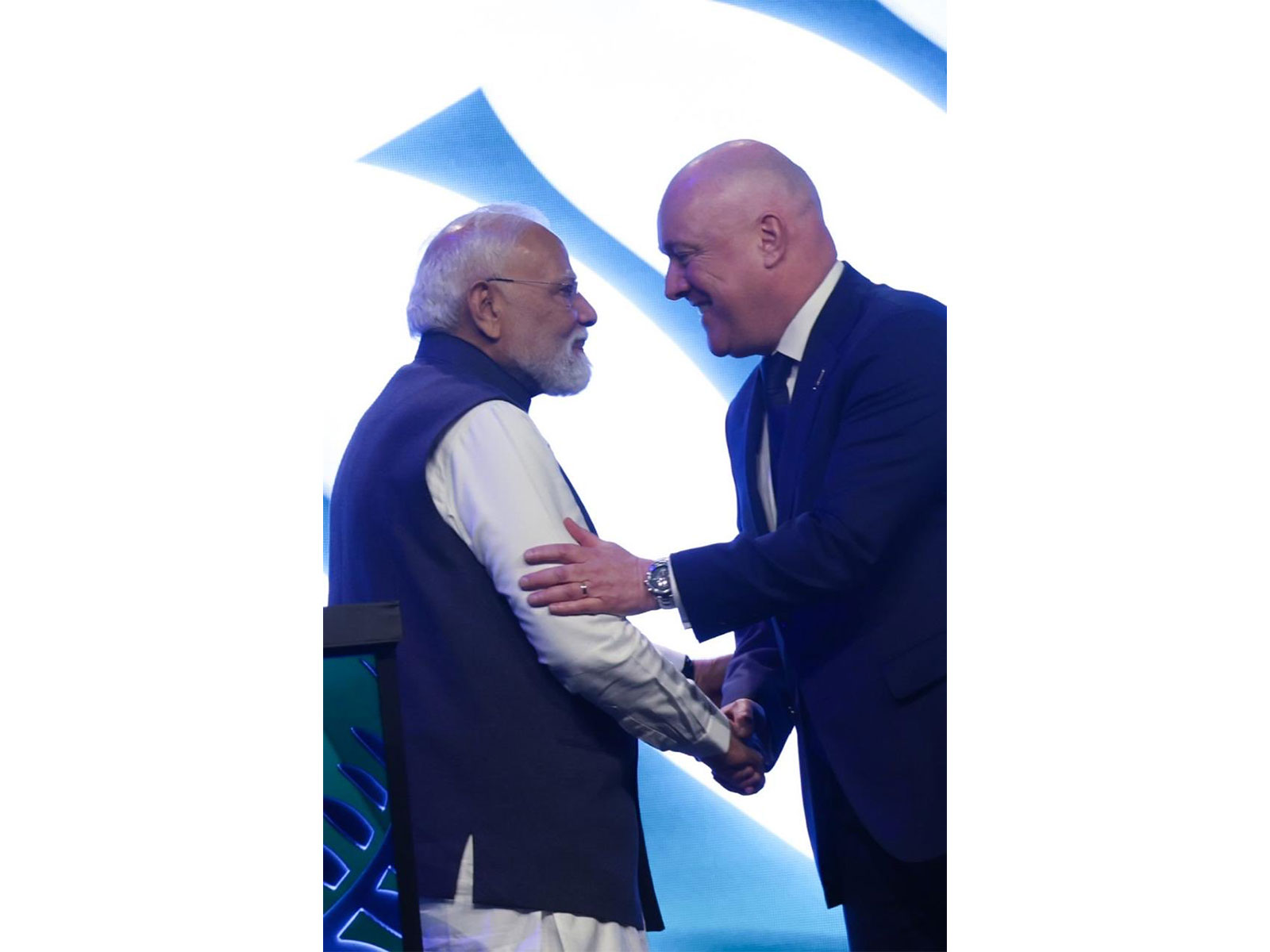 Prime Minister Narendra Modi and New Zealand Prime Minister Christopher Luxon (Photo: X@MEAIndia)