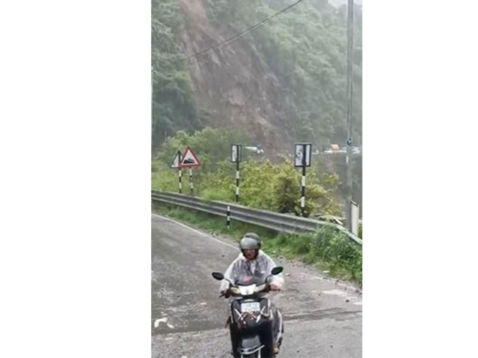 Badrinath Highway reopened (Photo/ANI) Badrinath Highway reopened (Photo/ANI)