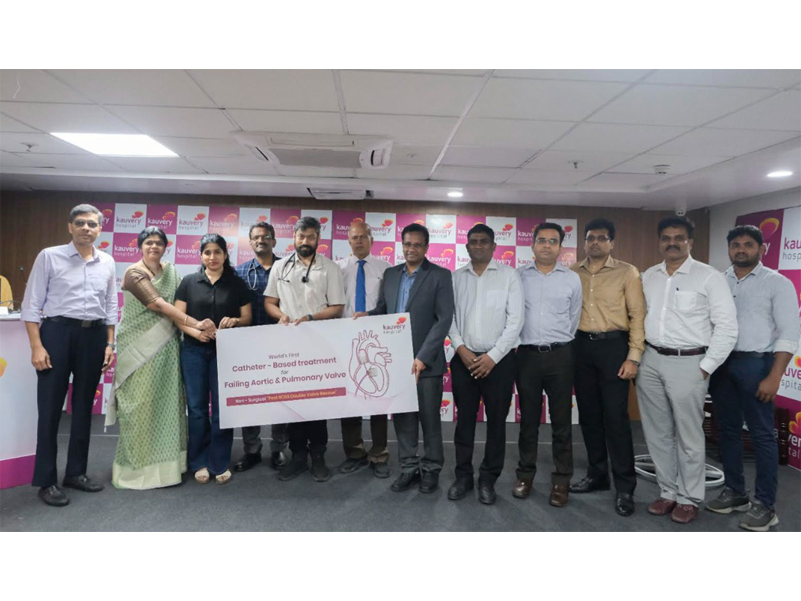 Dr. R Anantharaman, Director for Transcatheter Heart Valve Therapies, Dr Mahesh Kumar Medical Superintendent and team of cardiologists and cardiac surgeons