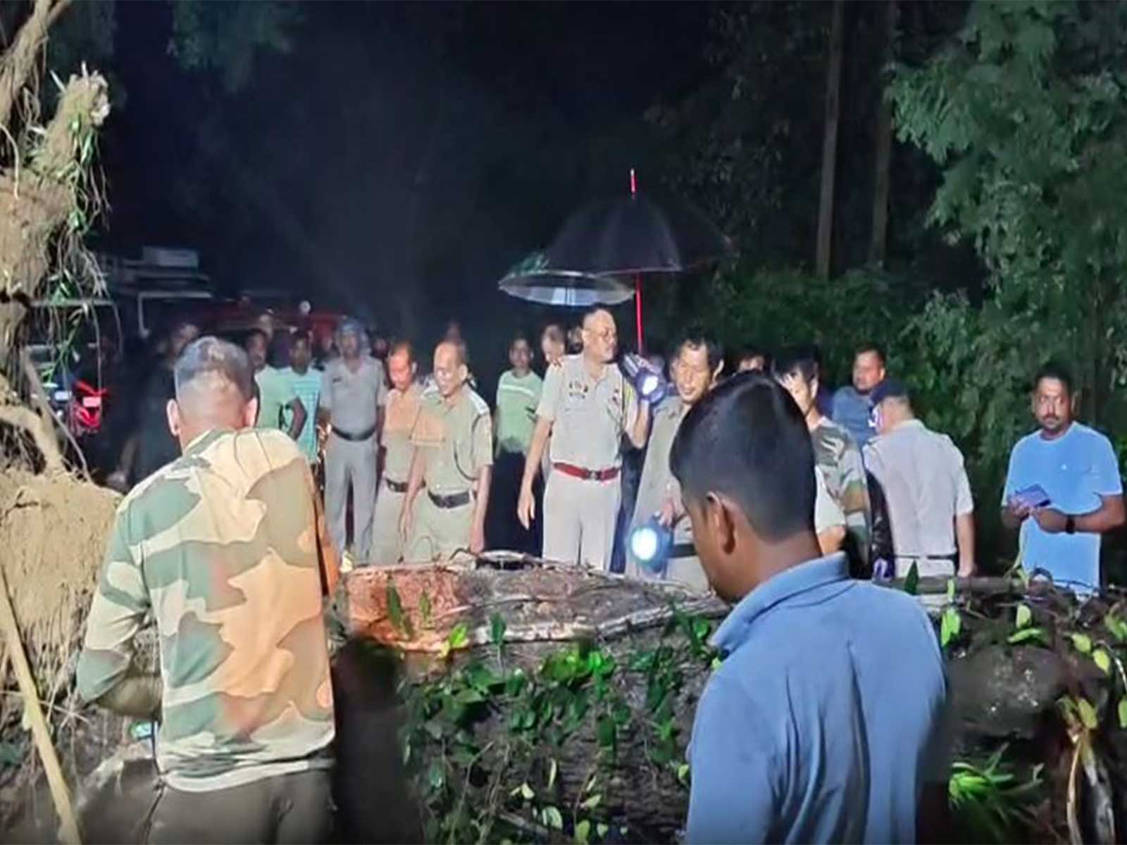Tree falls on Assam–Agartala NH near Barmura (Photo/ANI)