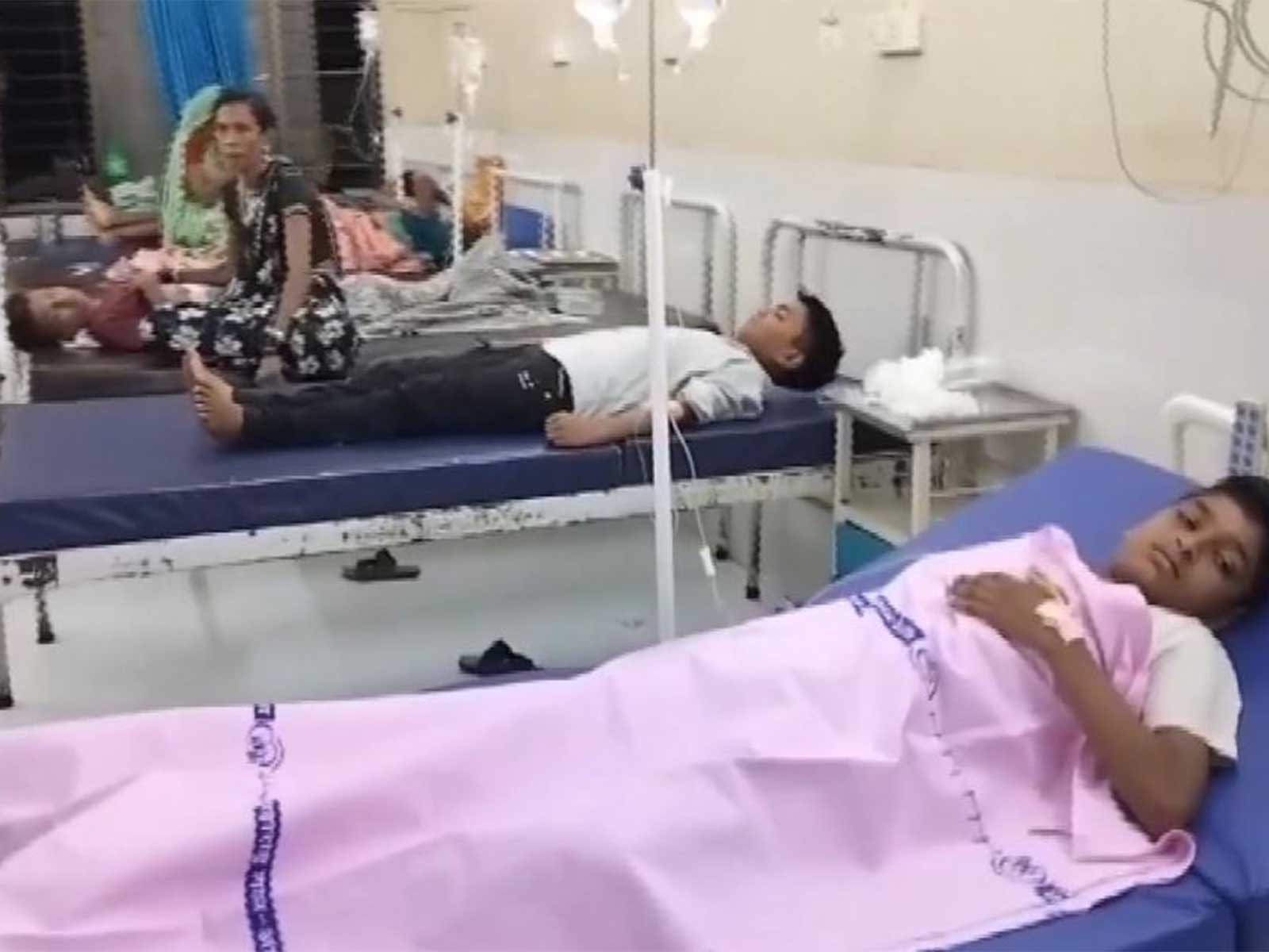 Students of a Social Welfare Department hostel undergo treatment at a hospital after falling ill in Shahada, Nandurbar (Photo/ANI) Students of a Social Welfare Department hostel undergo treatment at a hospital after falling ill in Shahada, Nandurbar (Photo/ANI)